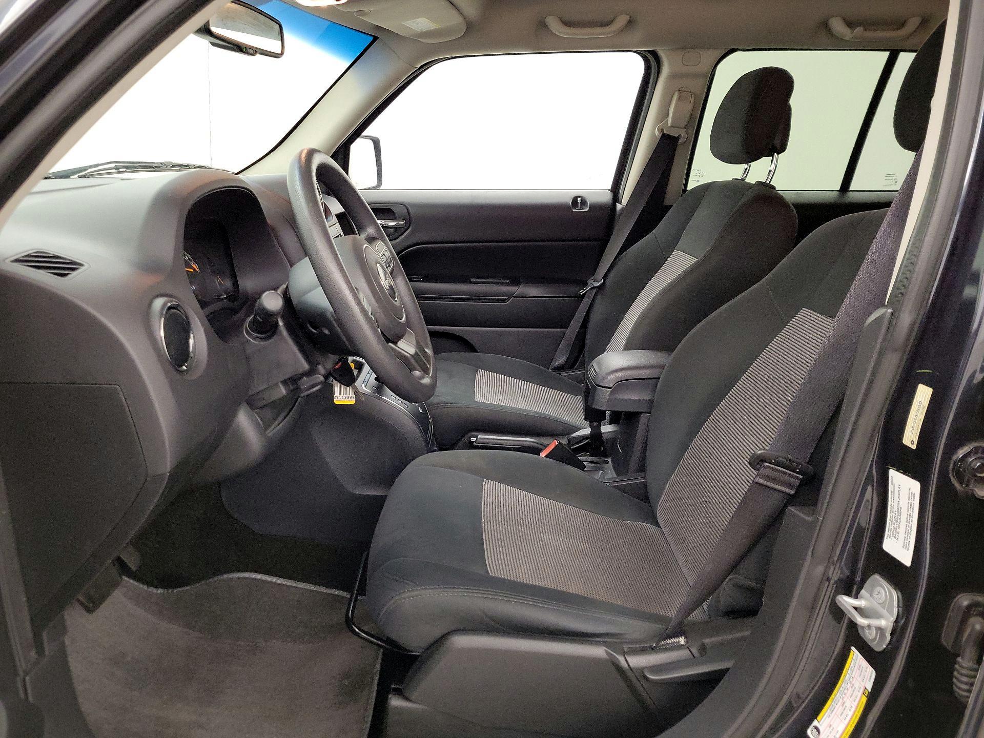 Thumbnail: 2014 Jeep Patriot - 11