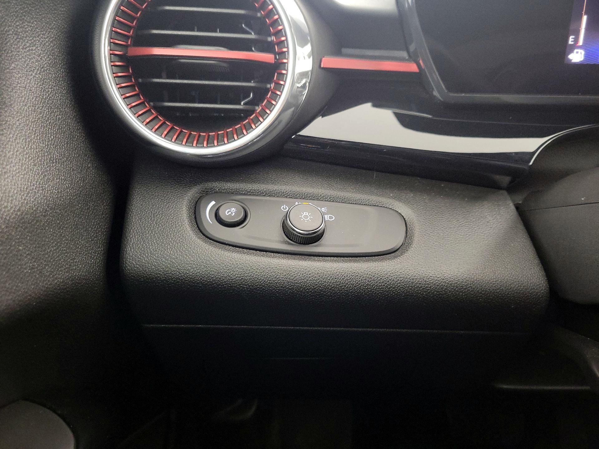 Thumbnail: 2025 Chevrolet Trax - 13