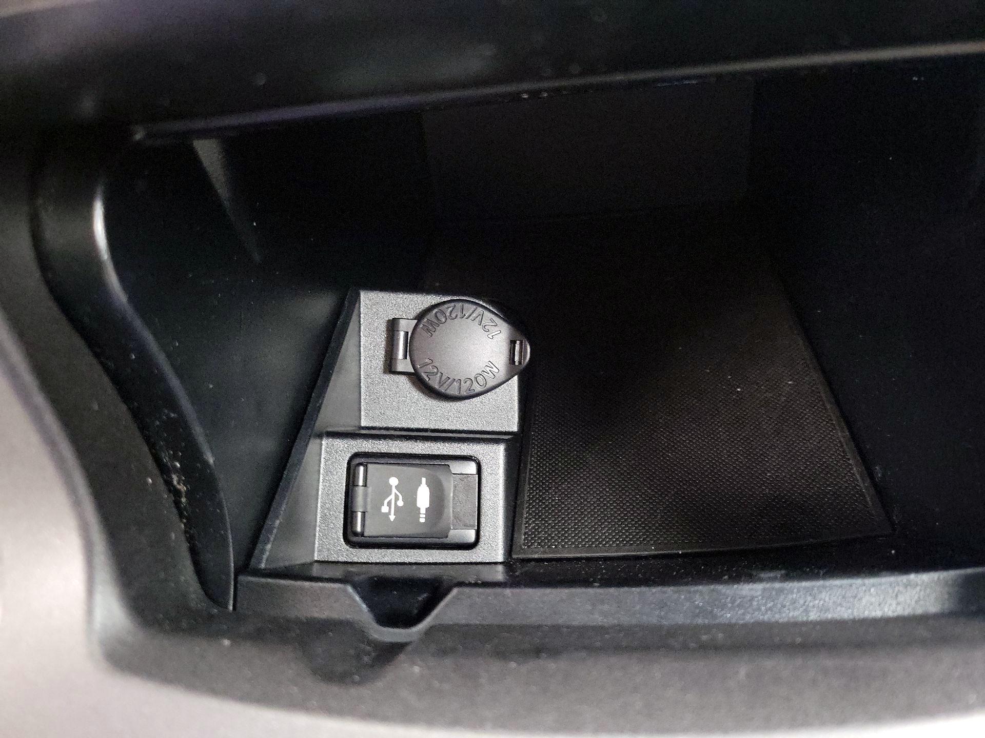 Thumbnail: 2017 Toyota Camry - 18