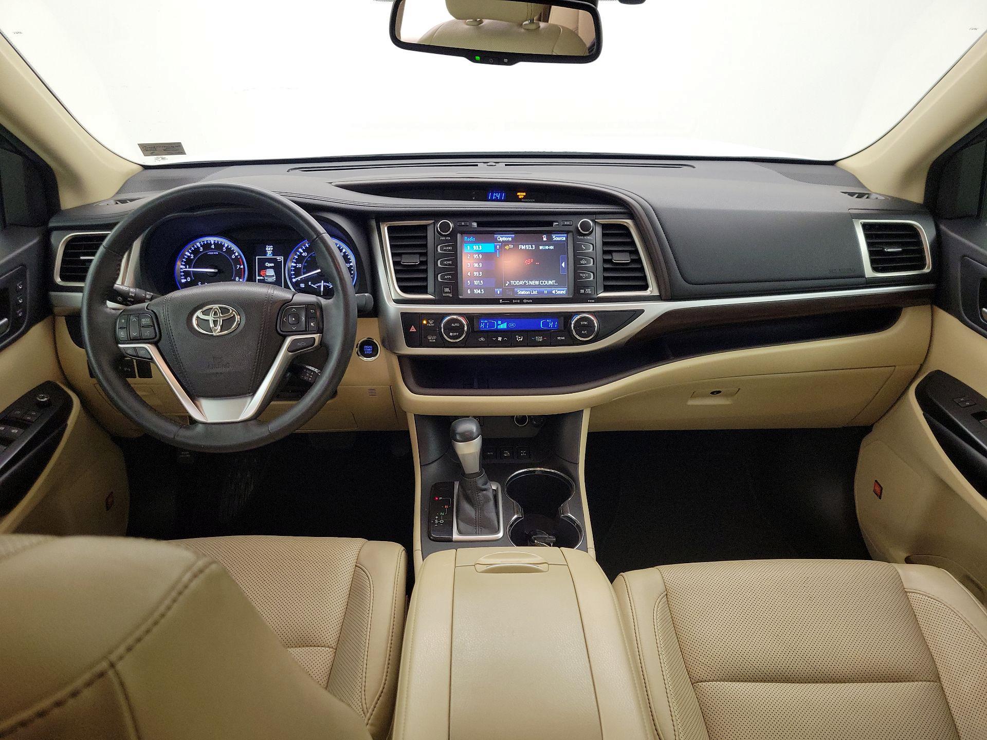 Thumbnail: 2016 Toyota Highlander - 9