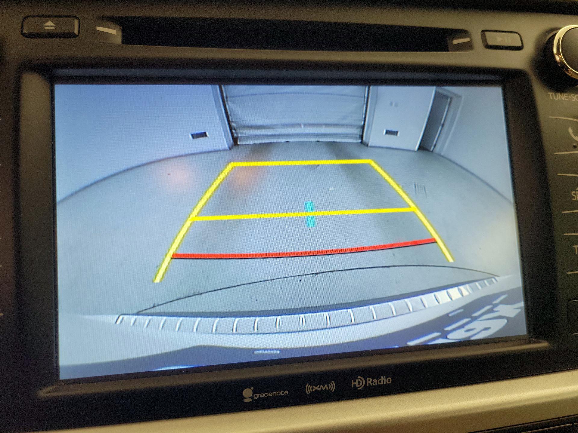 Thumbnail: 2016 Toyota Highlander - 14