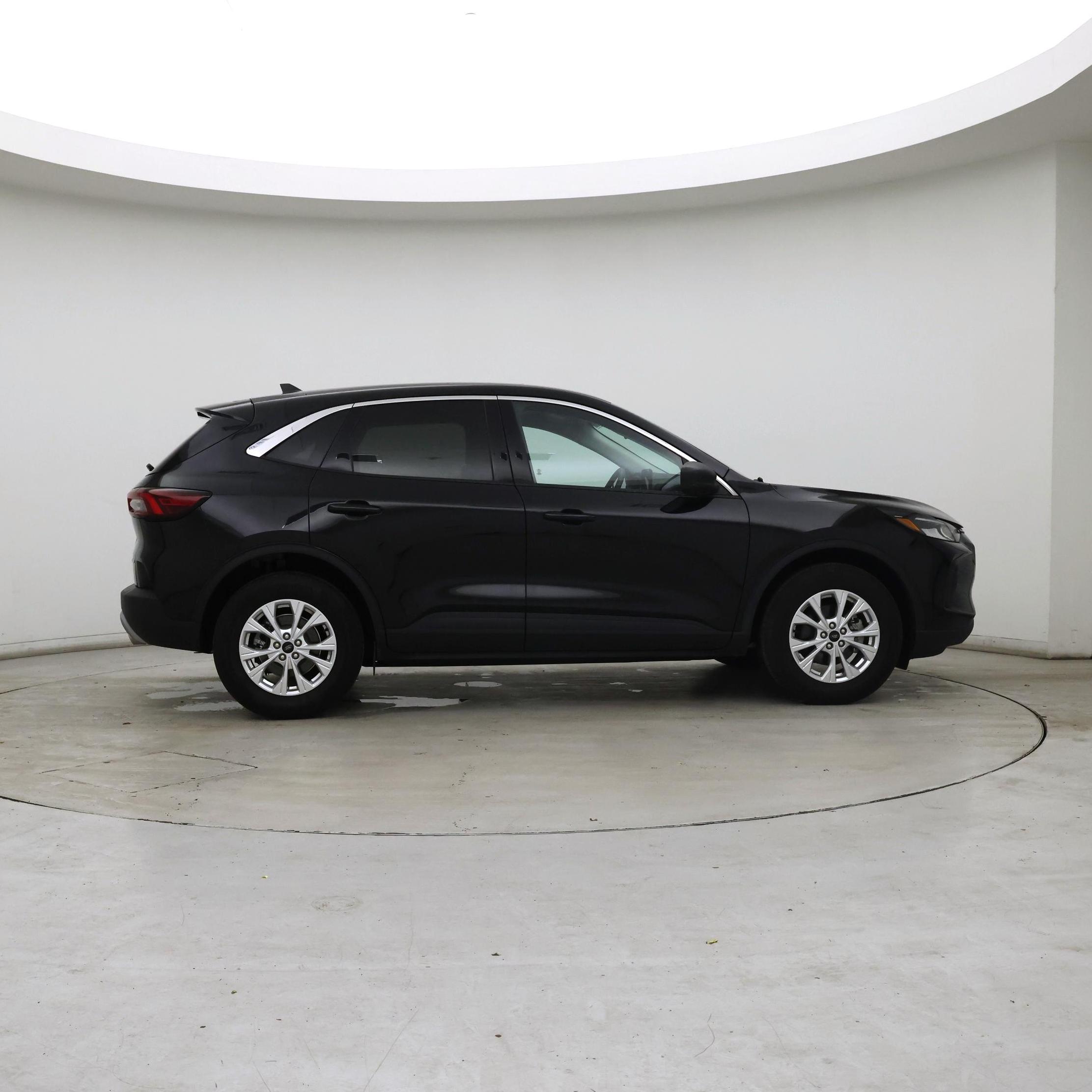 Thumbnail: 2023 Ford Escape - 7