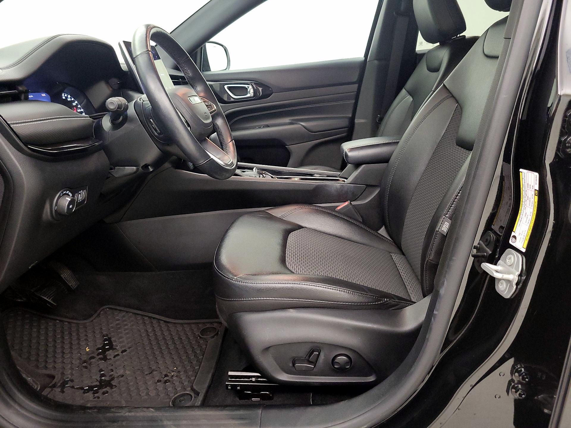 Thumbnail: 2022 Jeep Compass - 11