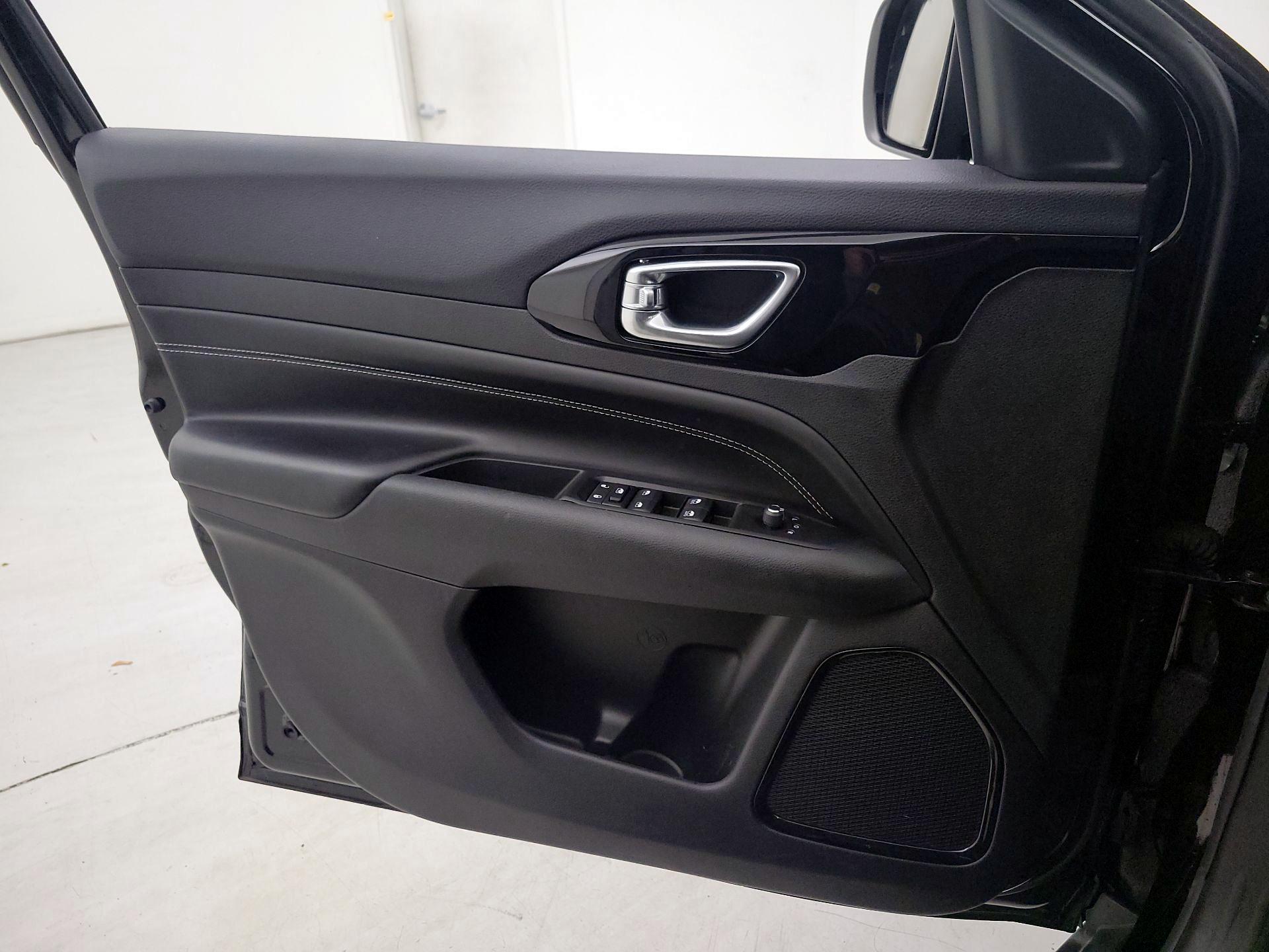 Thumbnail: 2022 Jeep Compass - 12