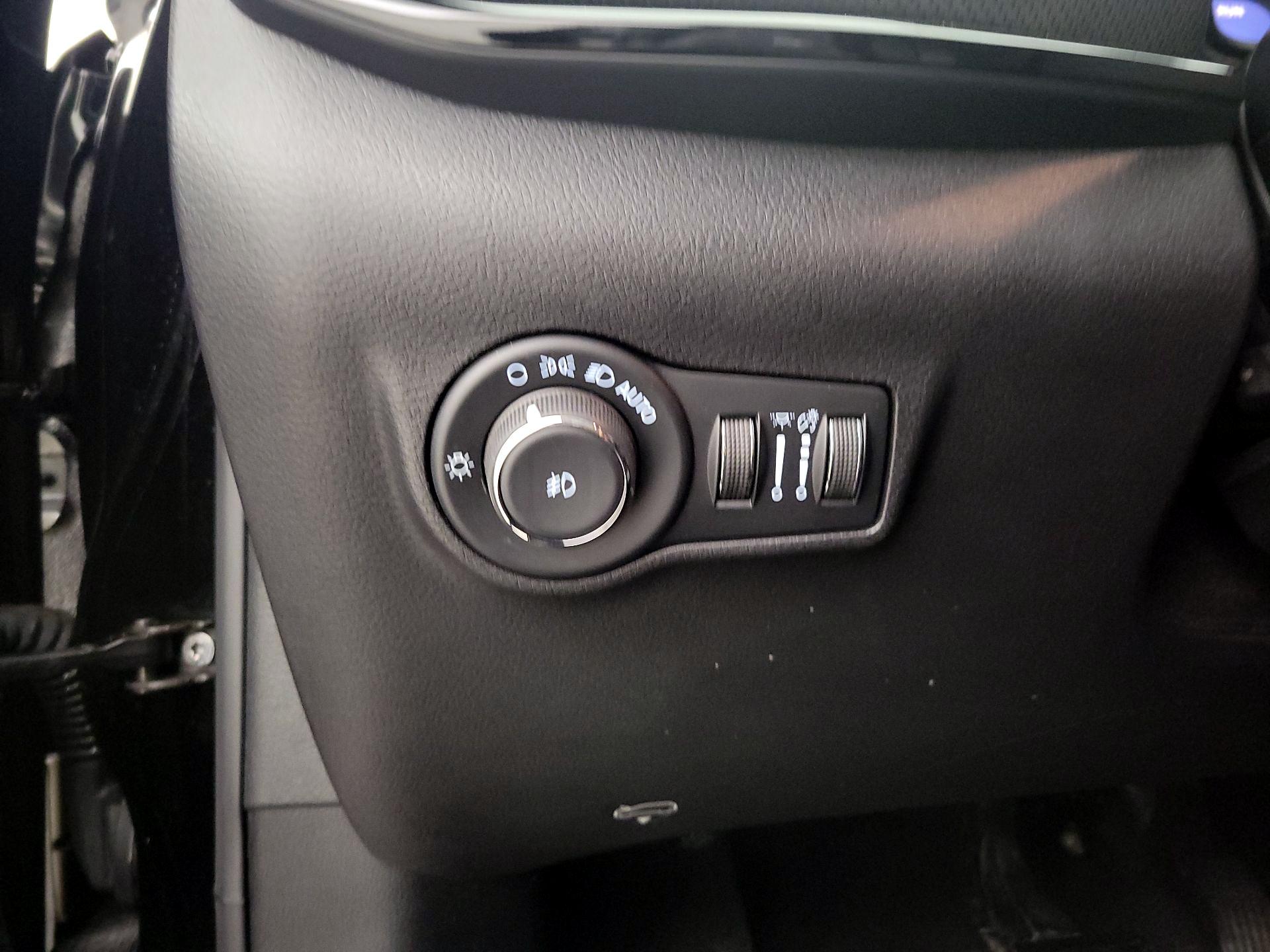 Thumbnail: 2022 Jeep Compass - 13