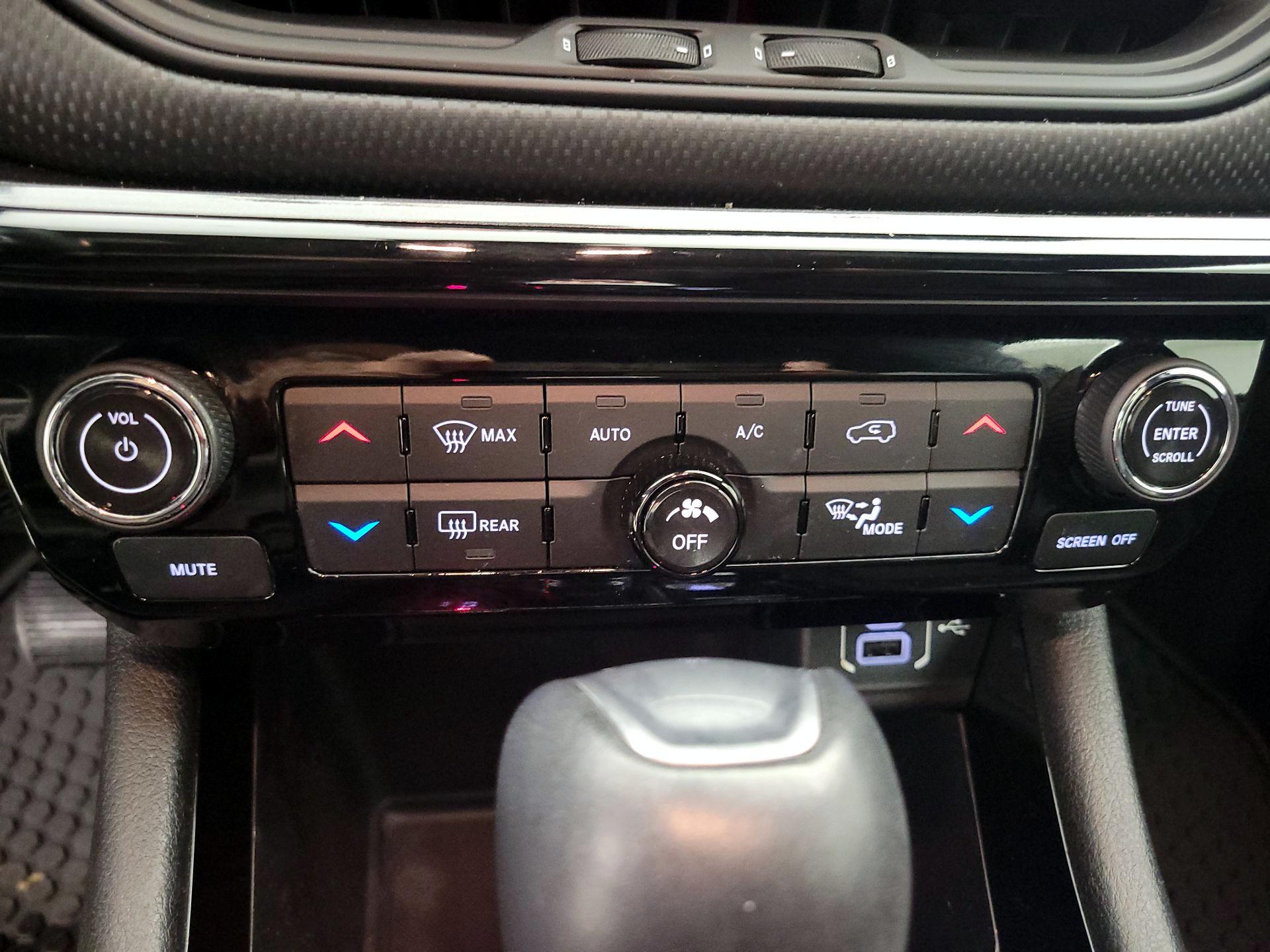 Thumbnail: 2022 Jeep Compass - 16