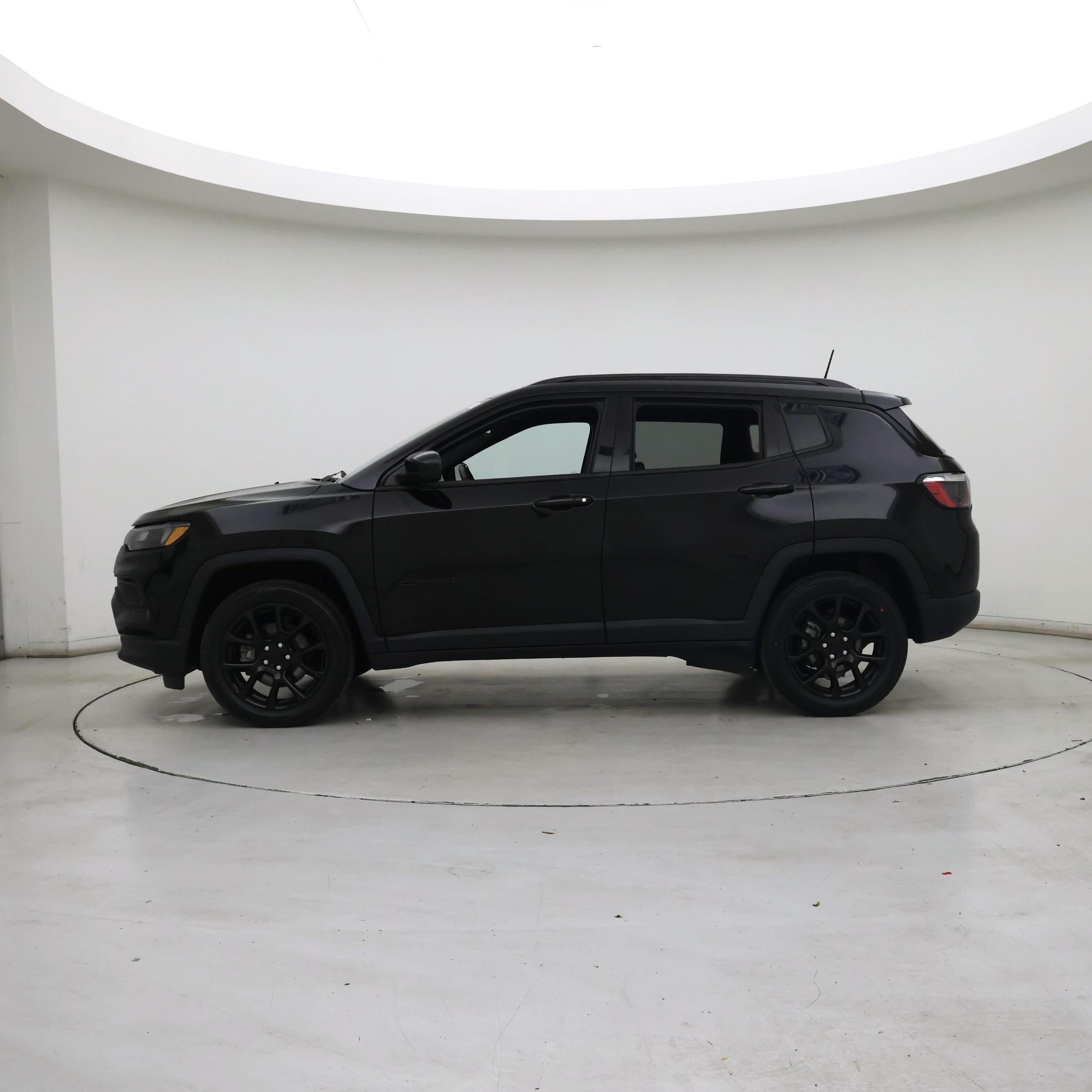 Thumbnail: 2022 Jeep Compass - 3
