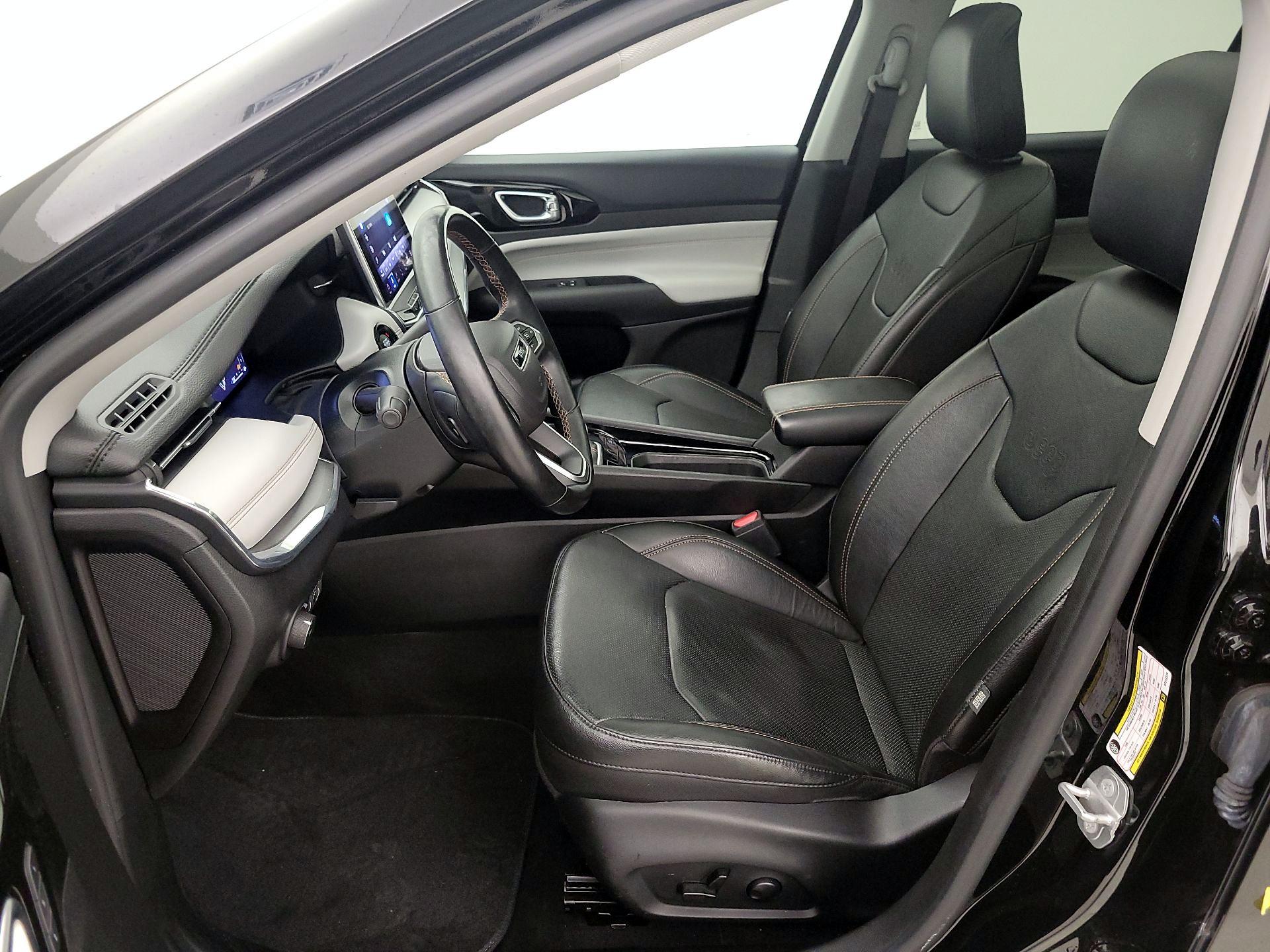 Thumbnail: 2022 Jeep Compass - 11