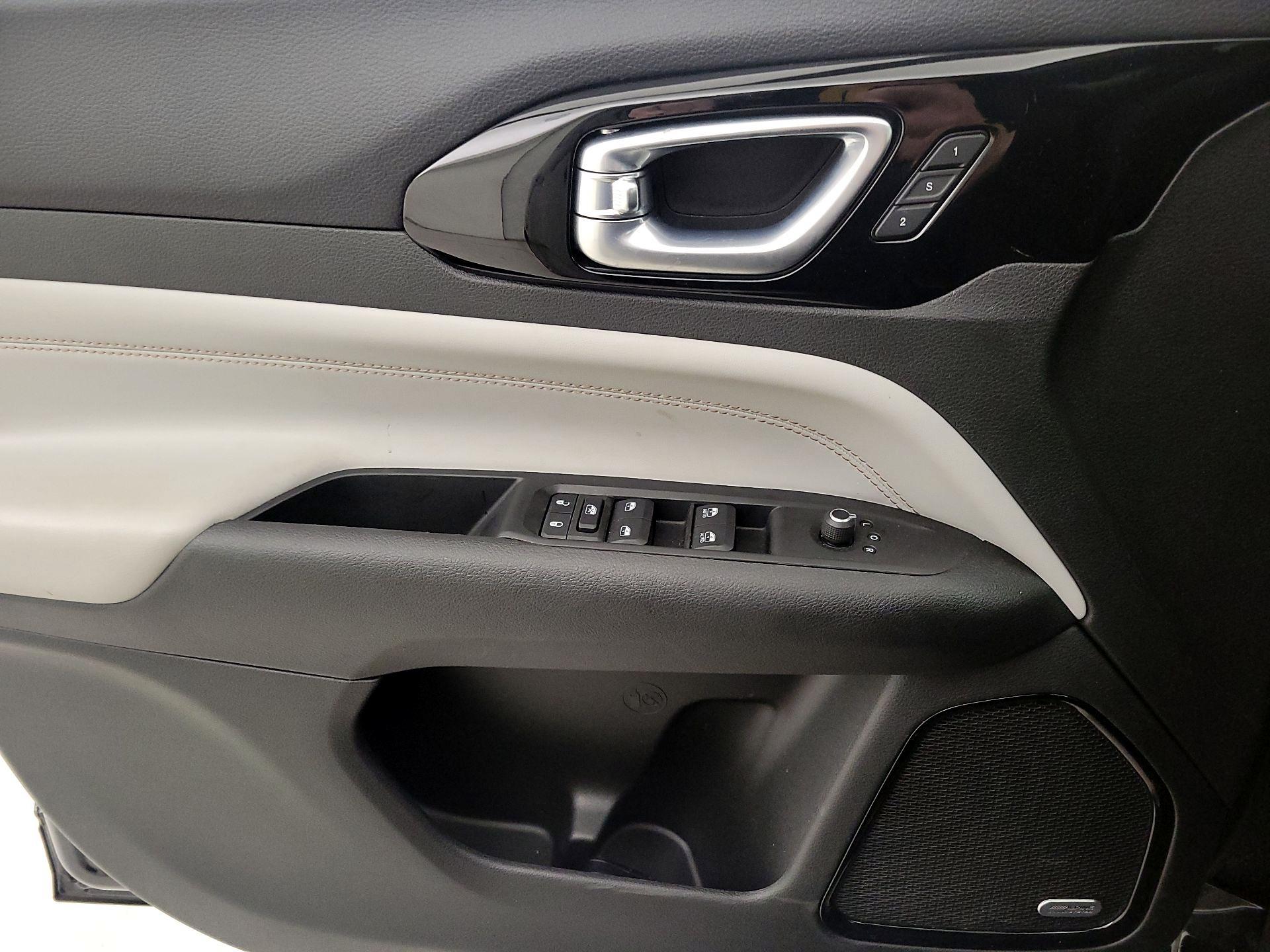 Thumbnail: 2022 Jeep Compass - 12