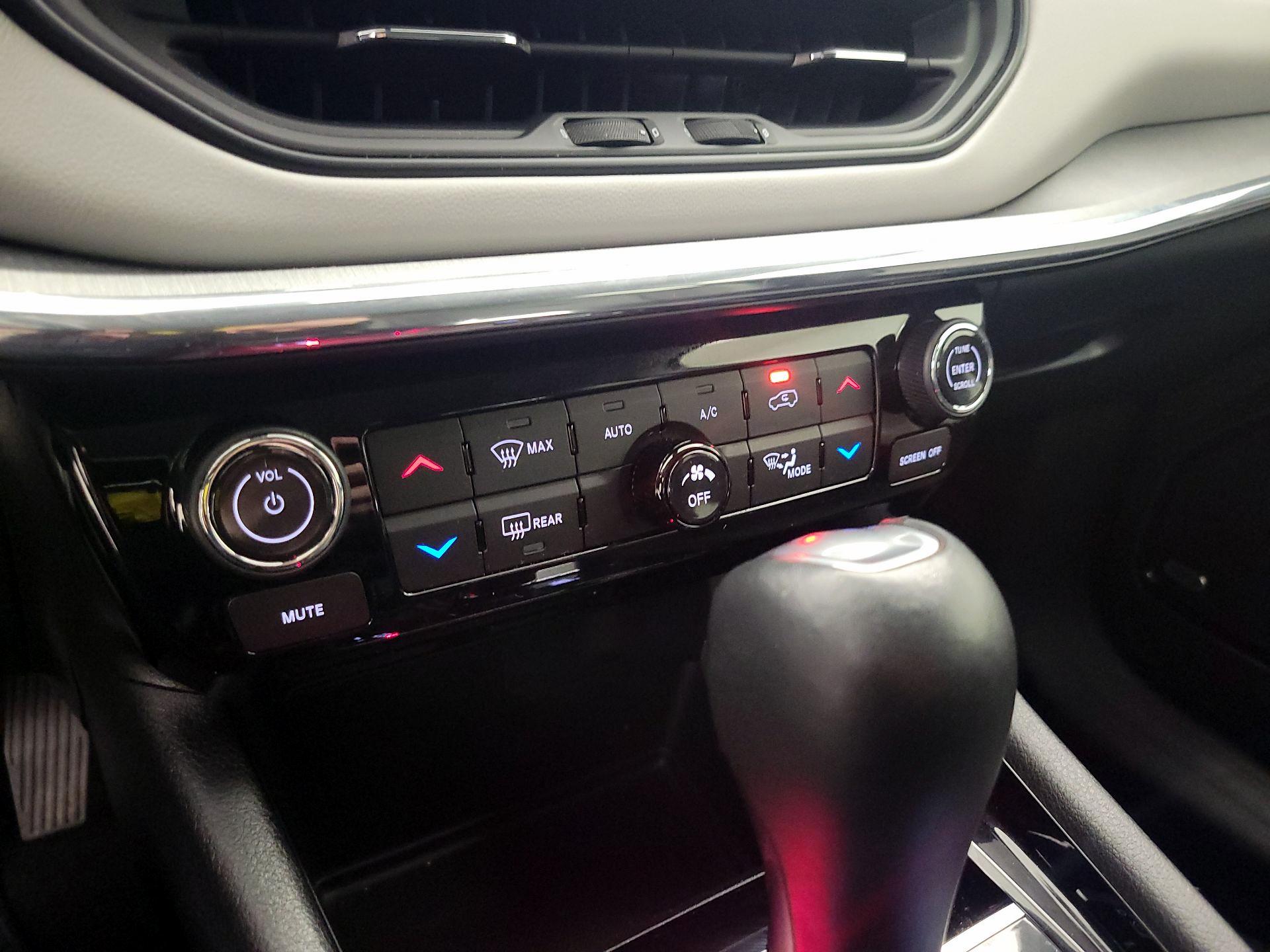 Thumbnail: 2022 Jeep Compass - 16