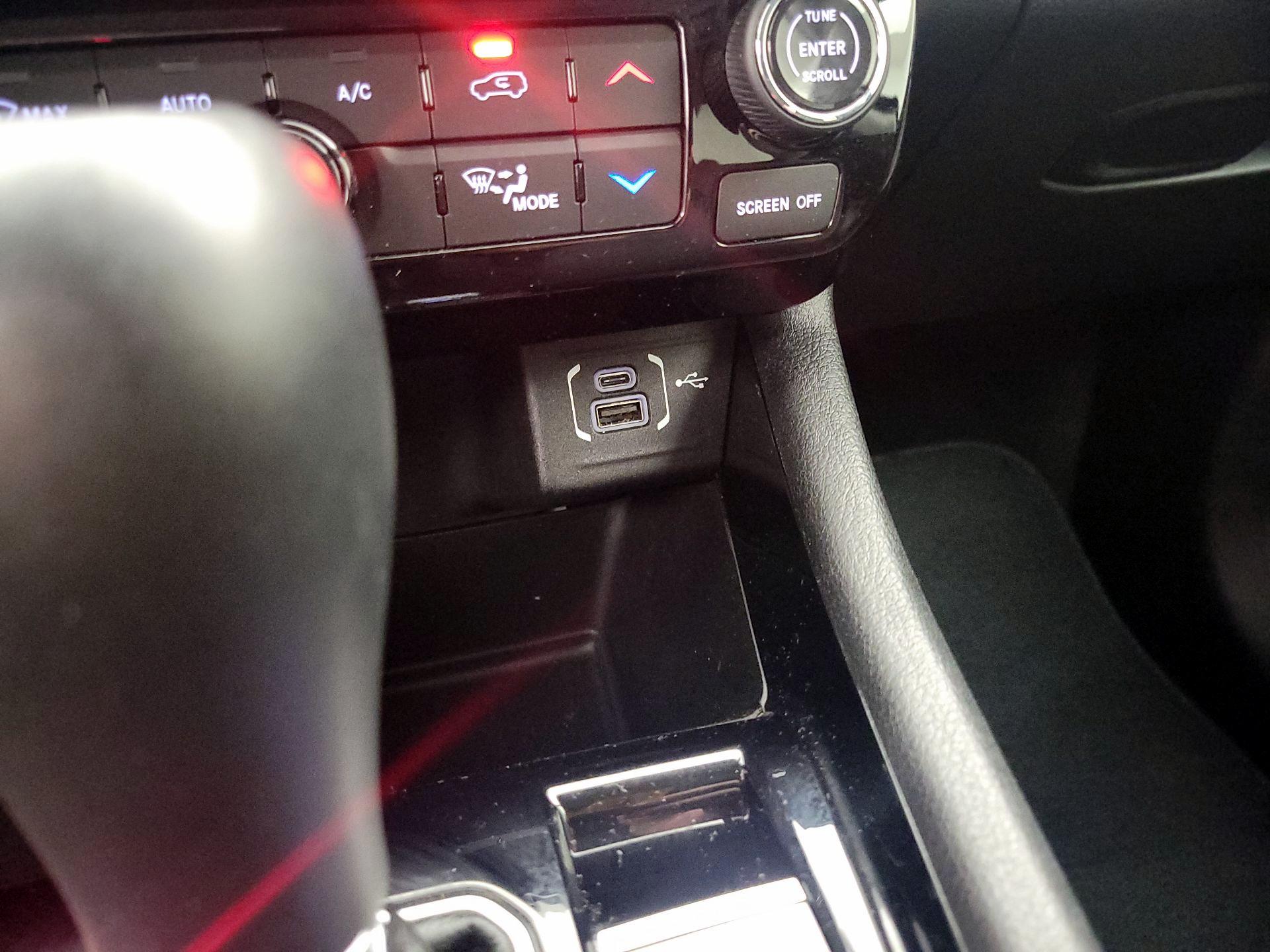 Thumbnail: 2022 Jeep Compass - 18