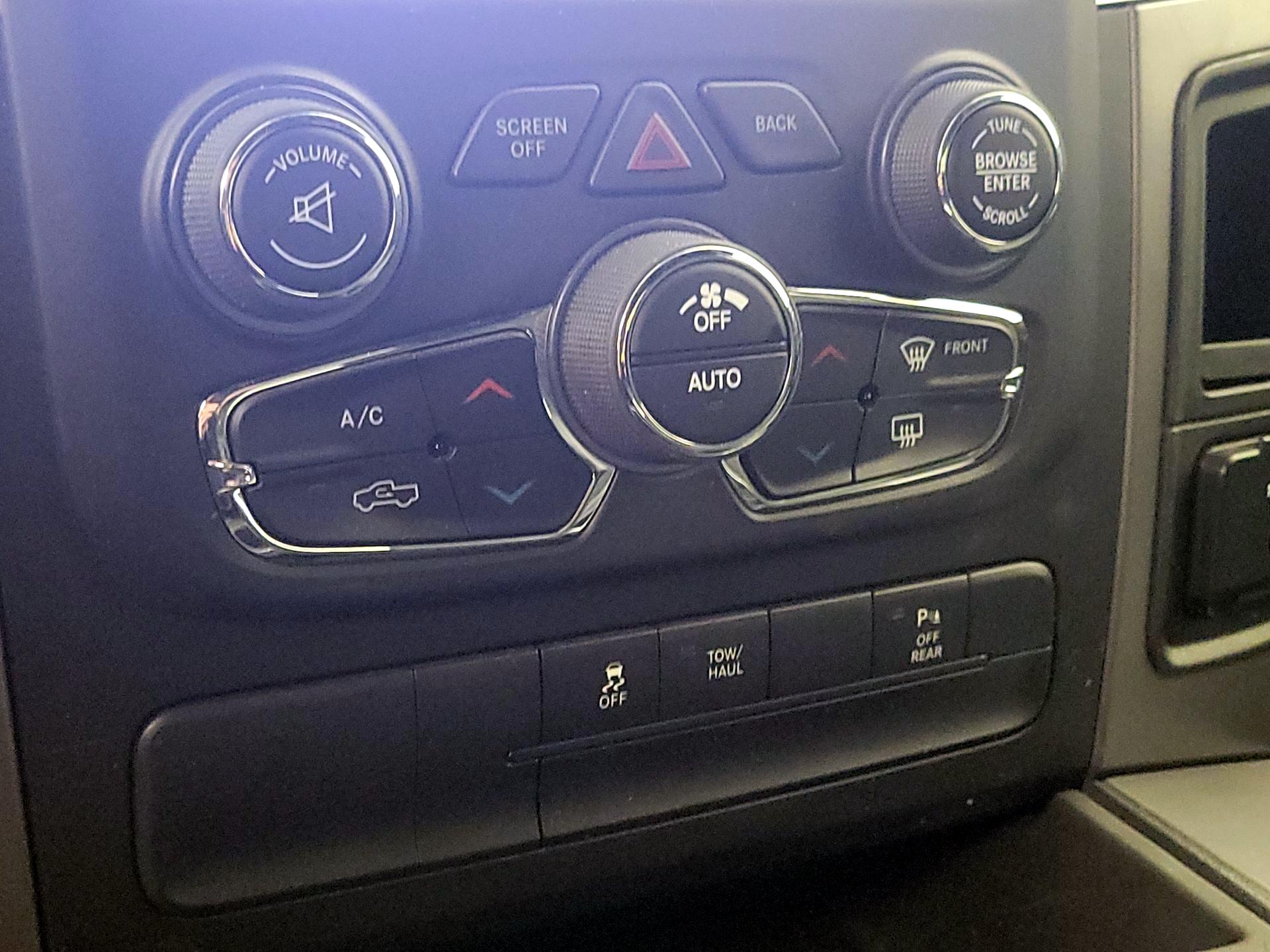 Thumbnail: 2022 RAM 1500 Classic - 16