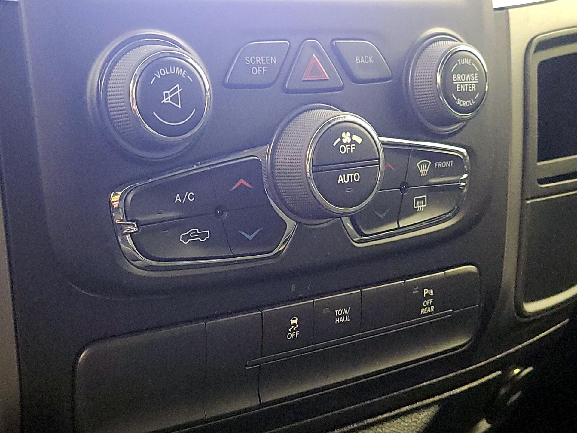 Thumbnail: 2022 RAM 1500 Classic - 16