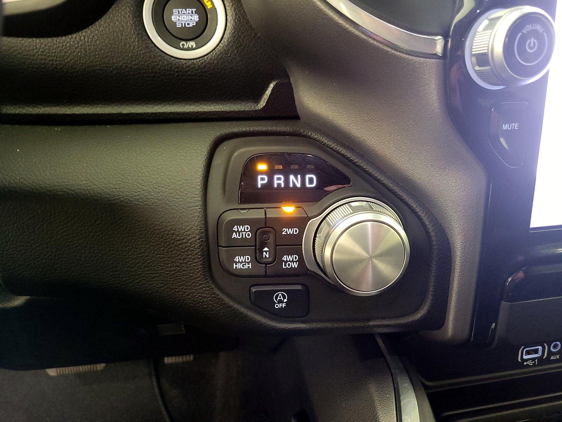 Thumbnail: 2025 RAM 1500 - 17