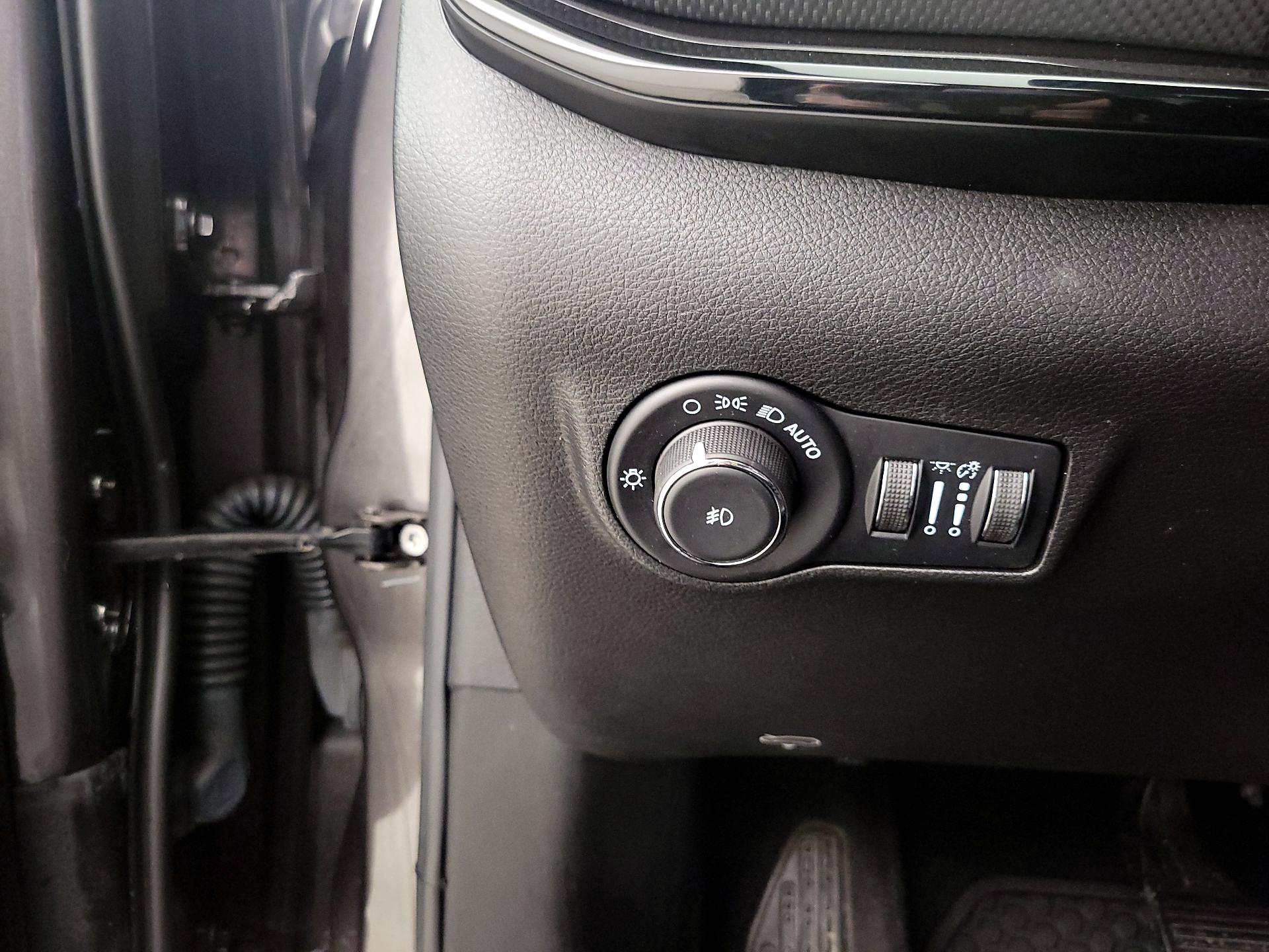 Thumbnail: 2022 Jeep Compass - 13