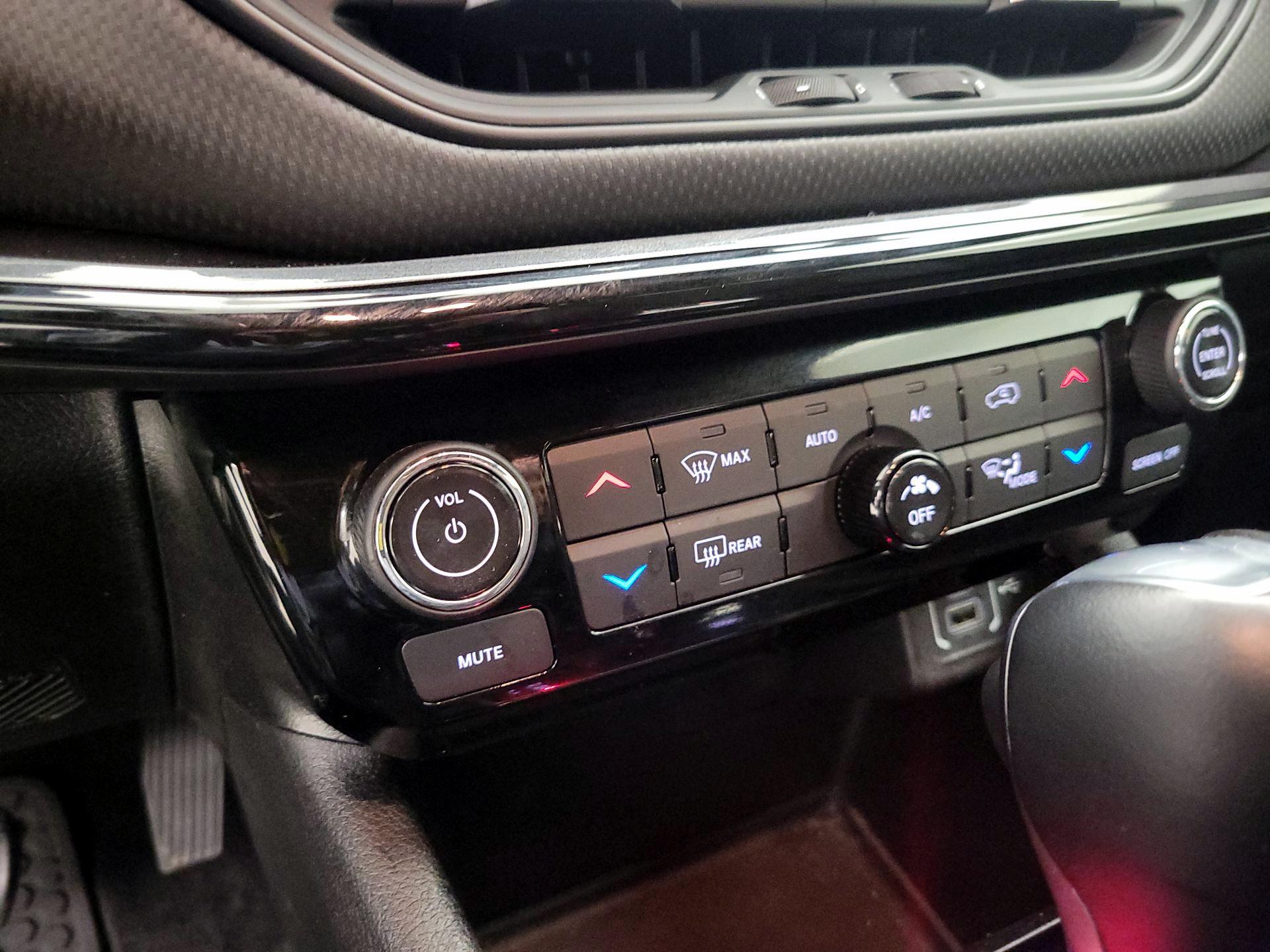 Thumbnail: 2022 Jeep Compass - 16