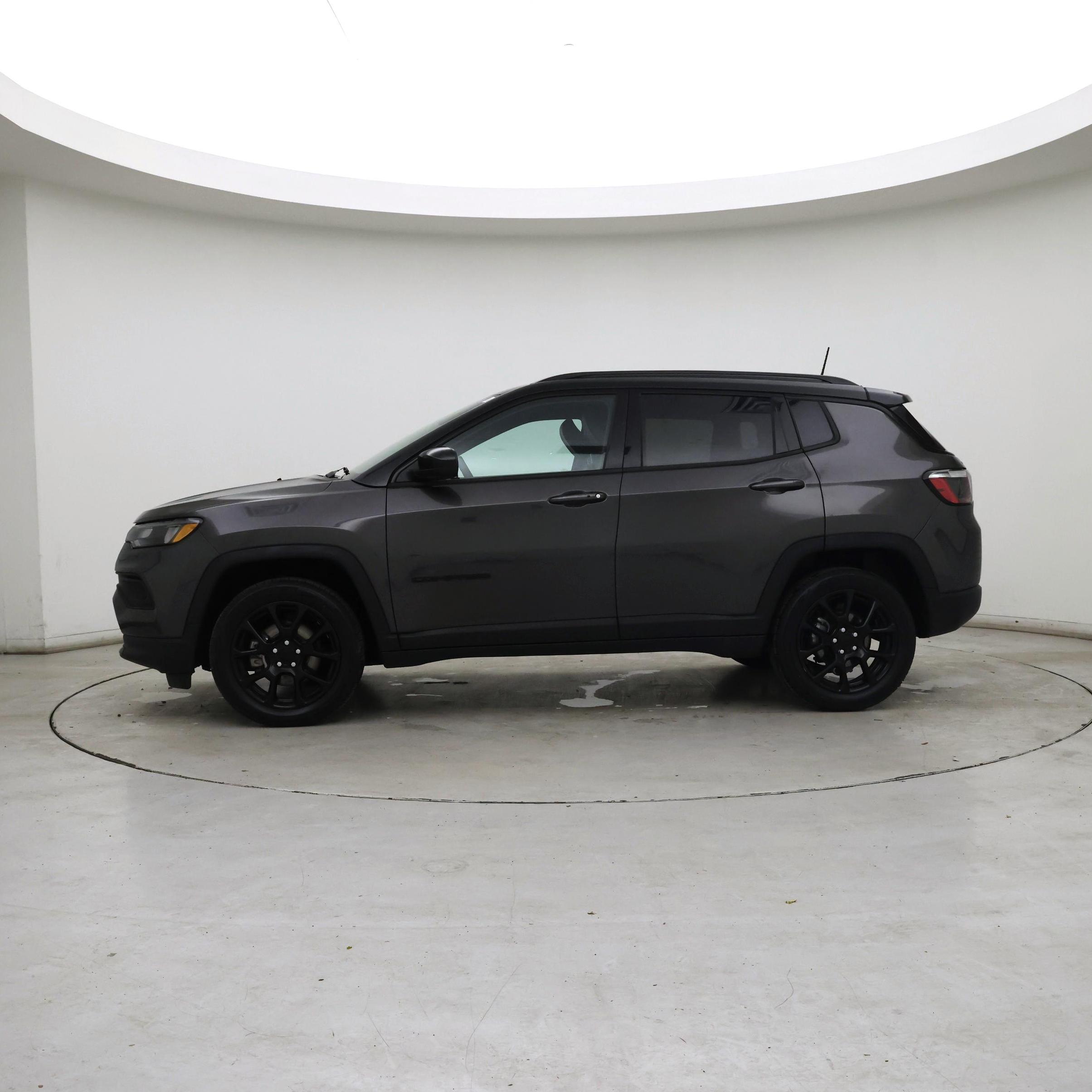 Thumbnail: 2022 Jeep Compass - 3