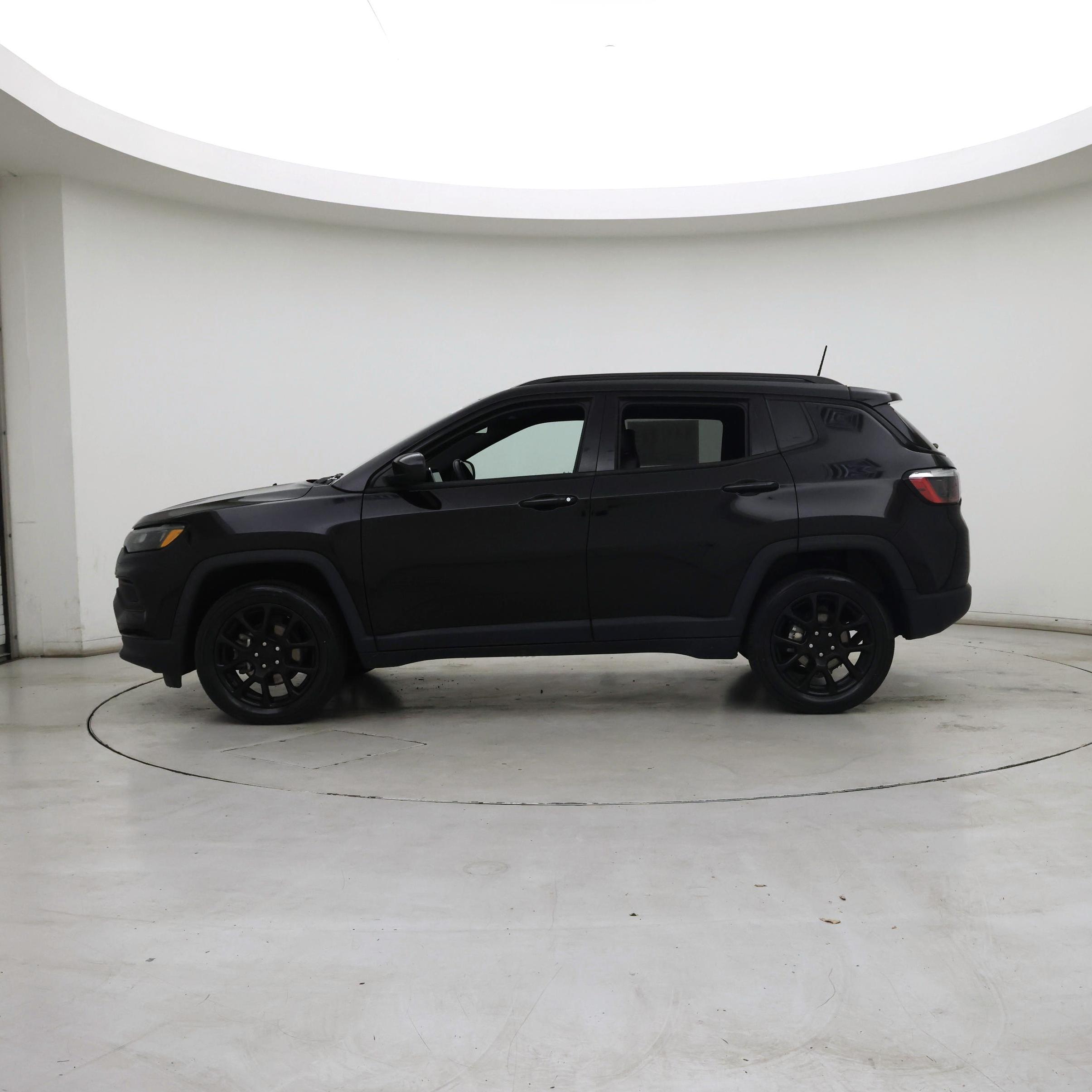 Thumbnail: 2022 Jeep Compass - 3