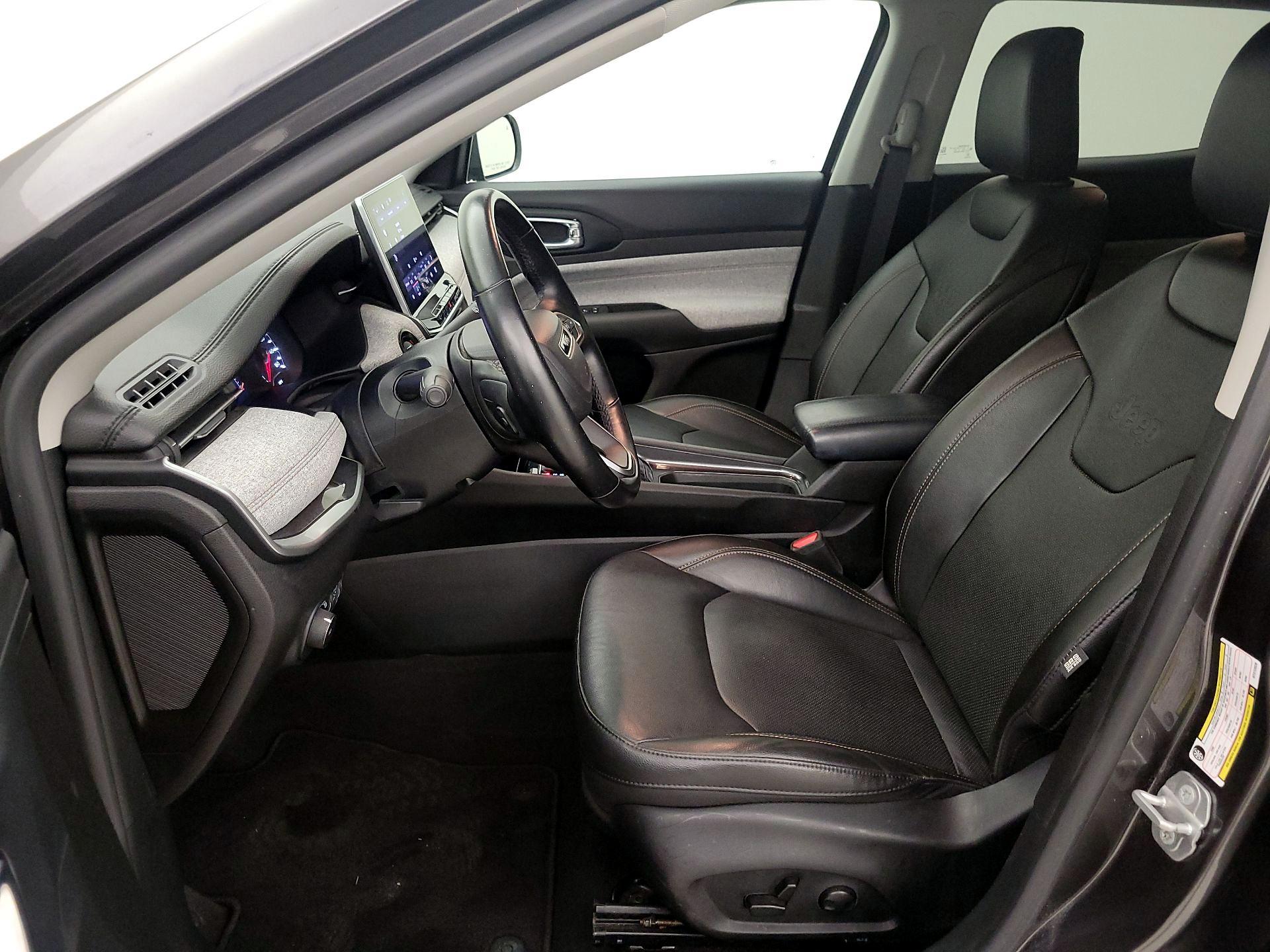 Thumbnail: 2022 Jeep Compass - 11