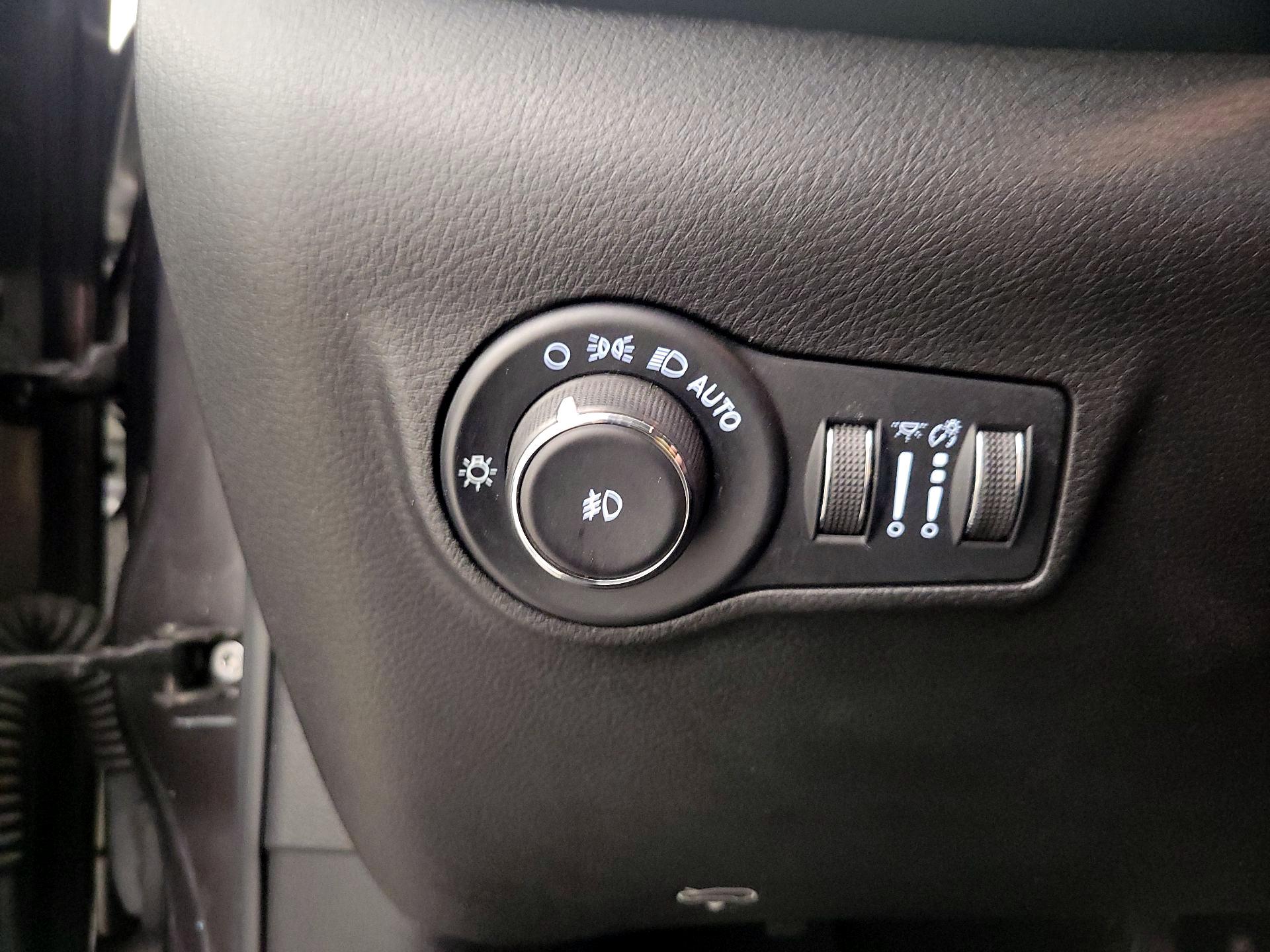 Thumbnail: 2022 Jeep Compass - 13