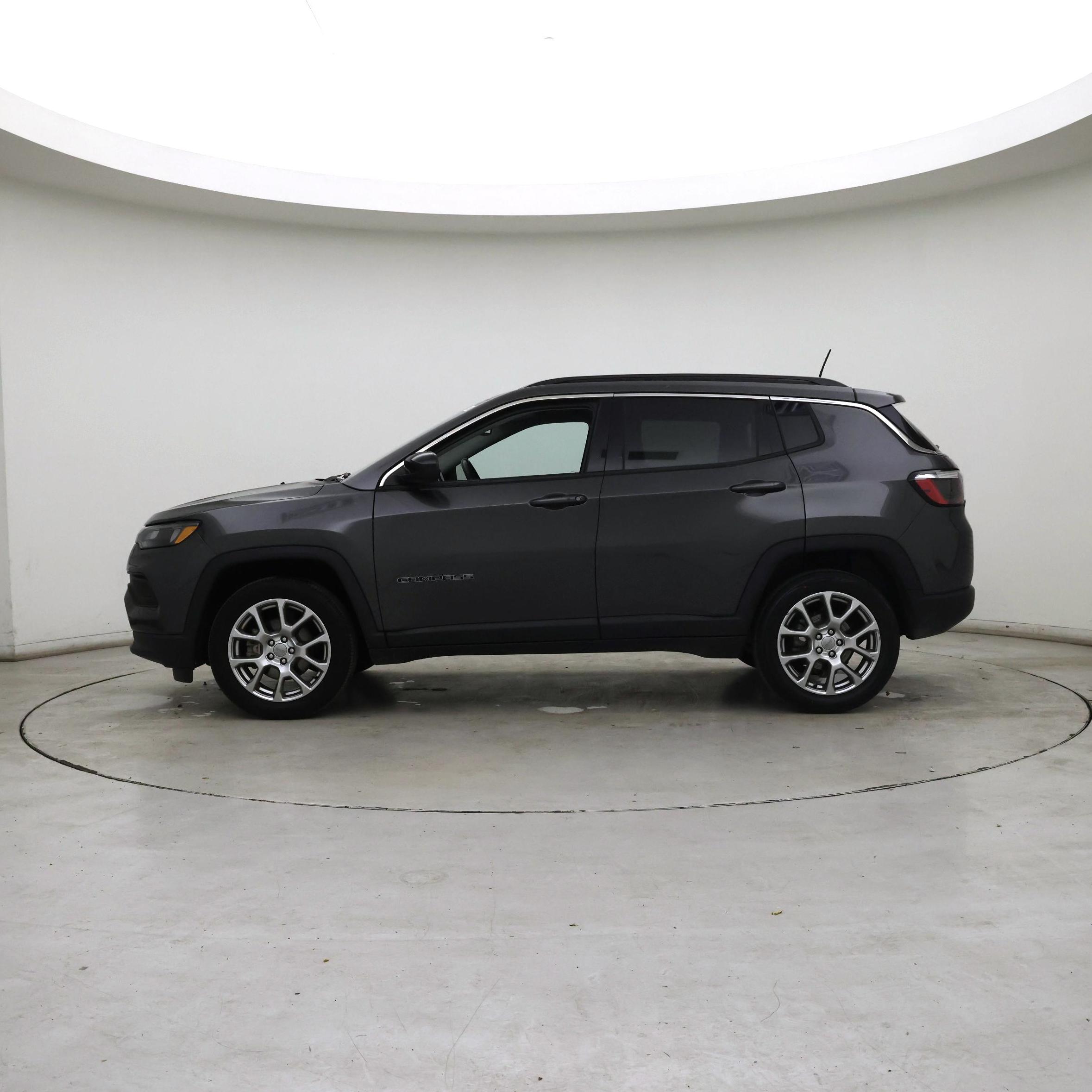 Thumbnail: 2022 Jeep Compass - 3