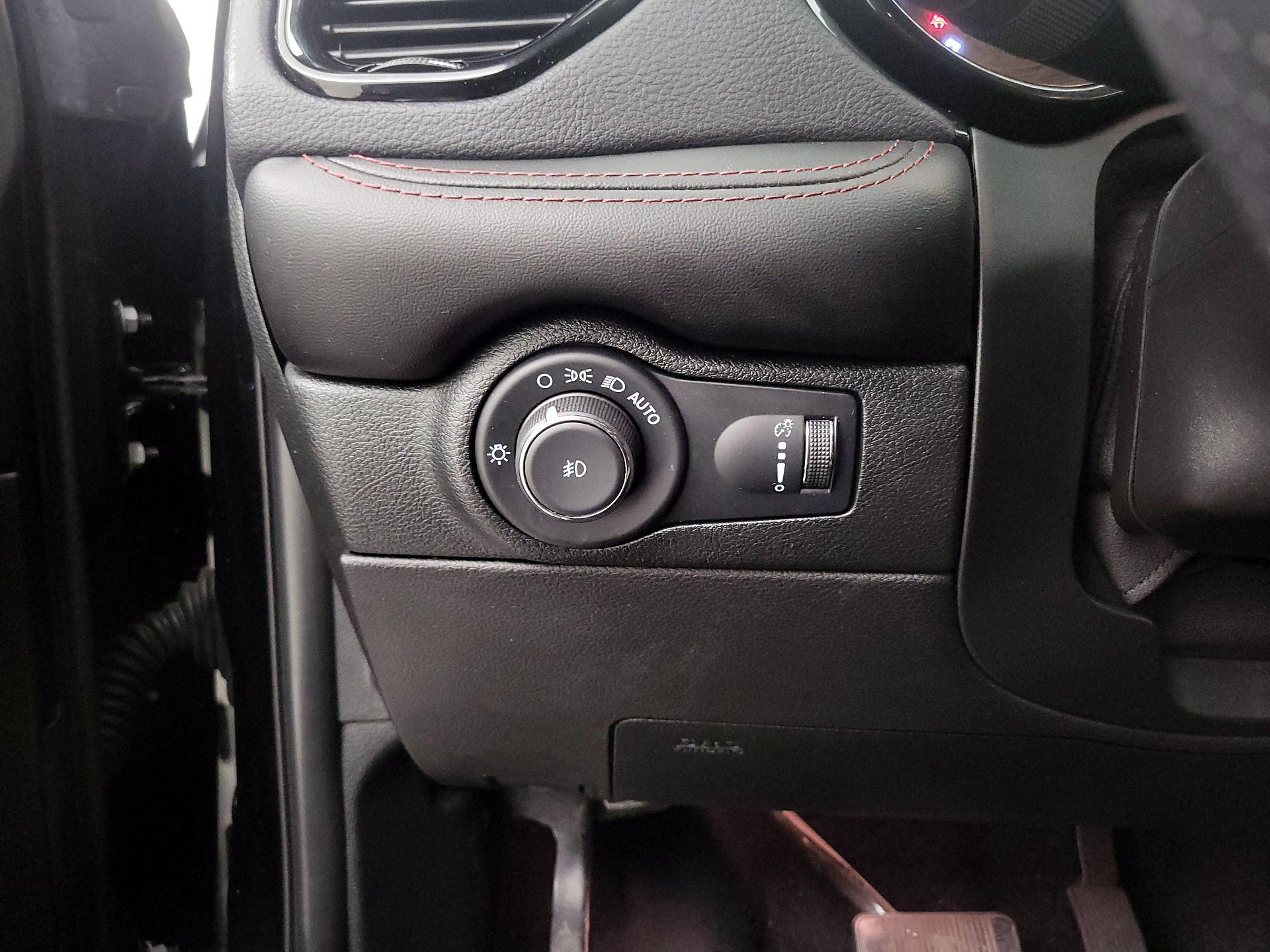 Thumbnail: 2022 Dodge Durango - 13