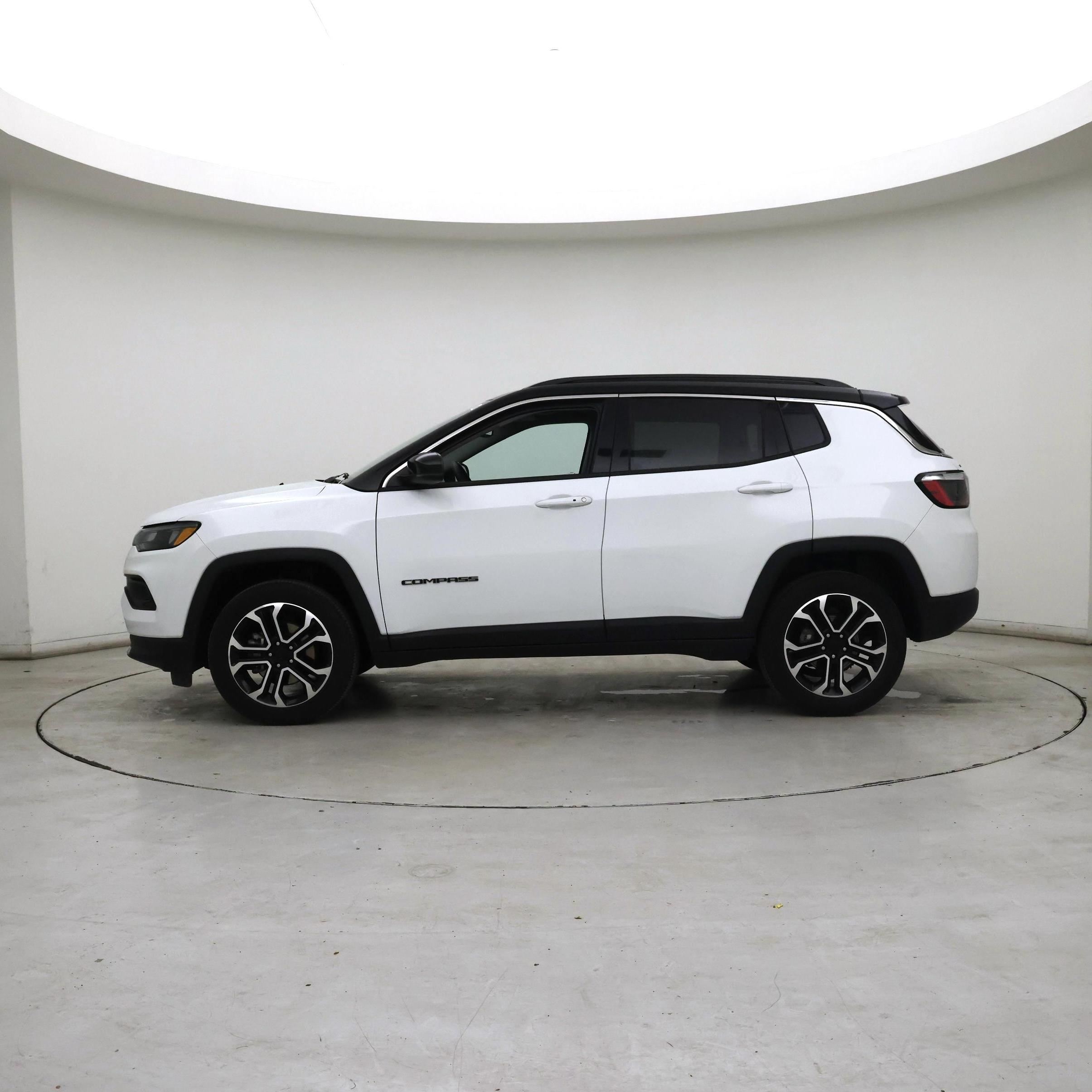 Thumbnail: 2022 Jeep Compass - 3