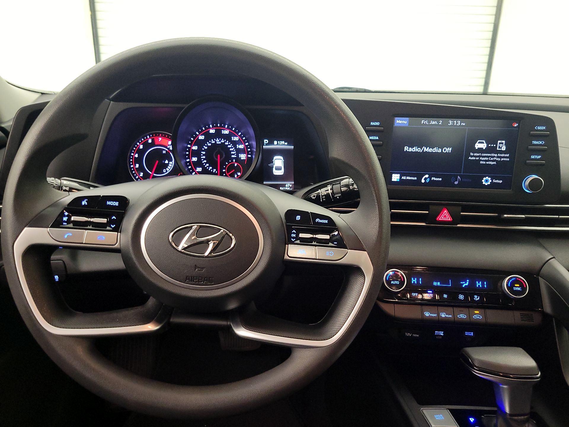 Thumbnail: 2022 Hyundai Elantra - 10