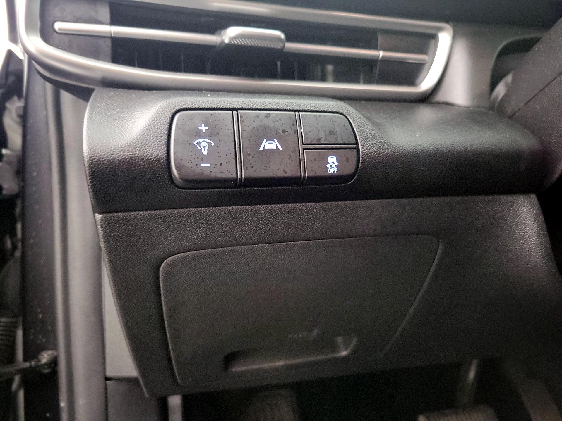 Thumbnail: 2022 Hyundai Elantra - 13