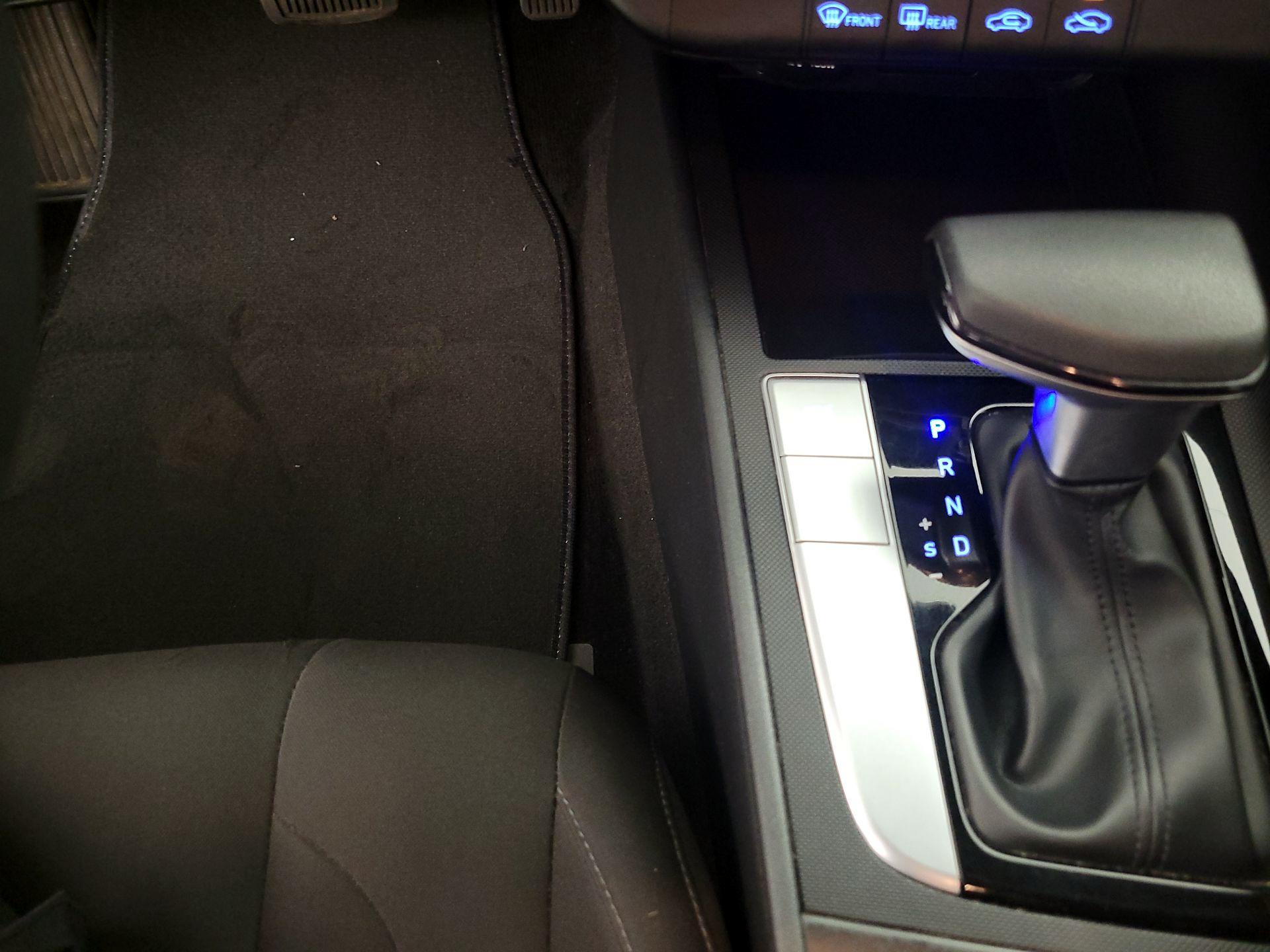 Thumbnail: 2022 Hyundai Elantra - 16