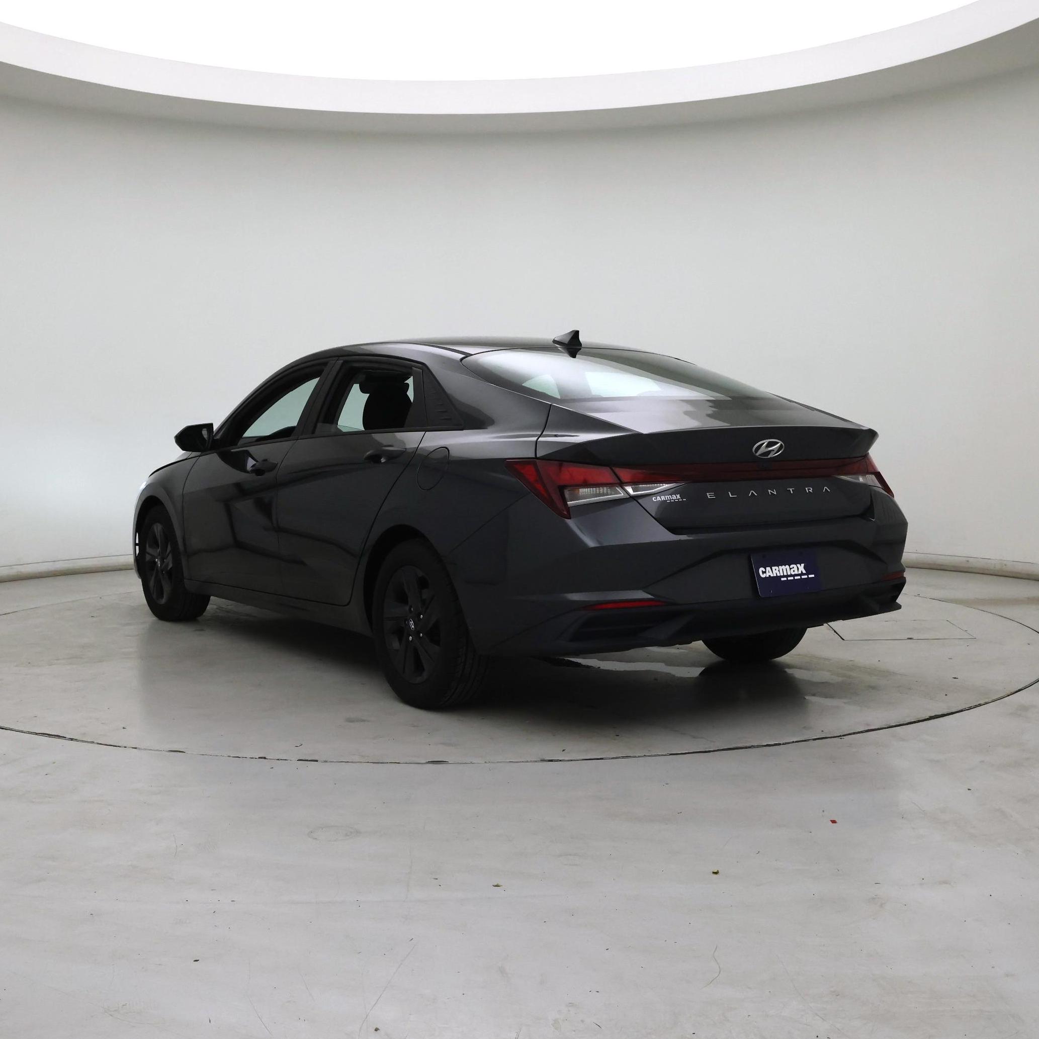 Thumbnail: 2022 Hyundai Elantra - 2