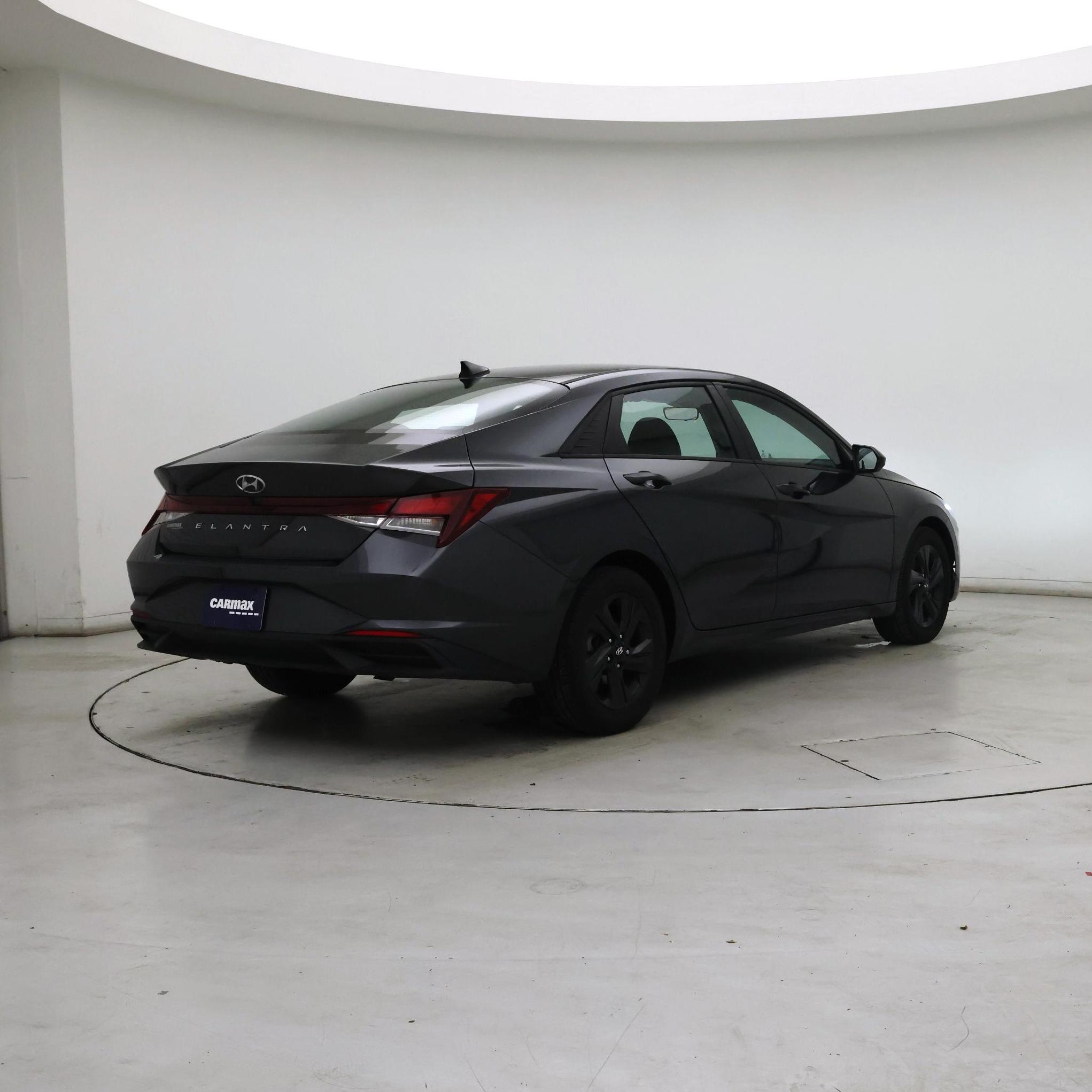 Thumbnail: 2022 Hyundai Elantra - 8