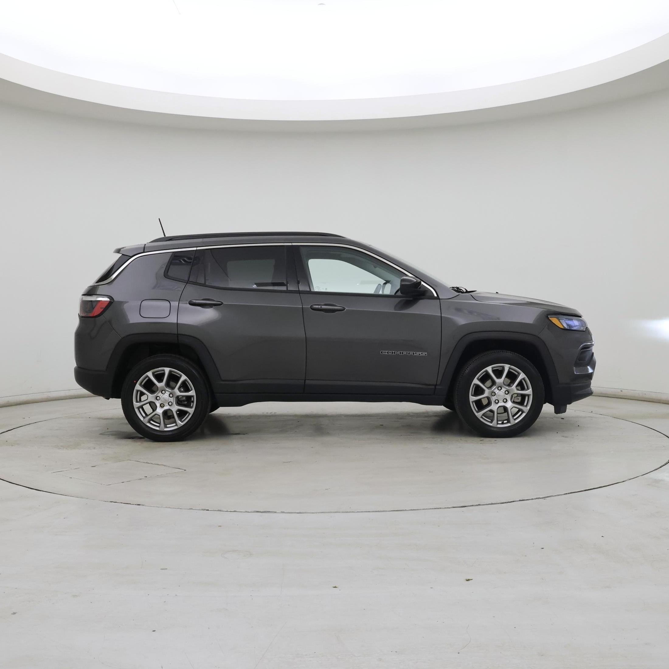 Thumbnail: 2022 Jeep Compass - 7