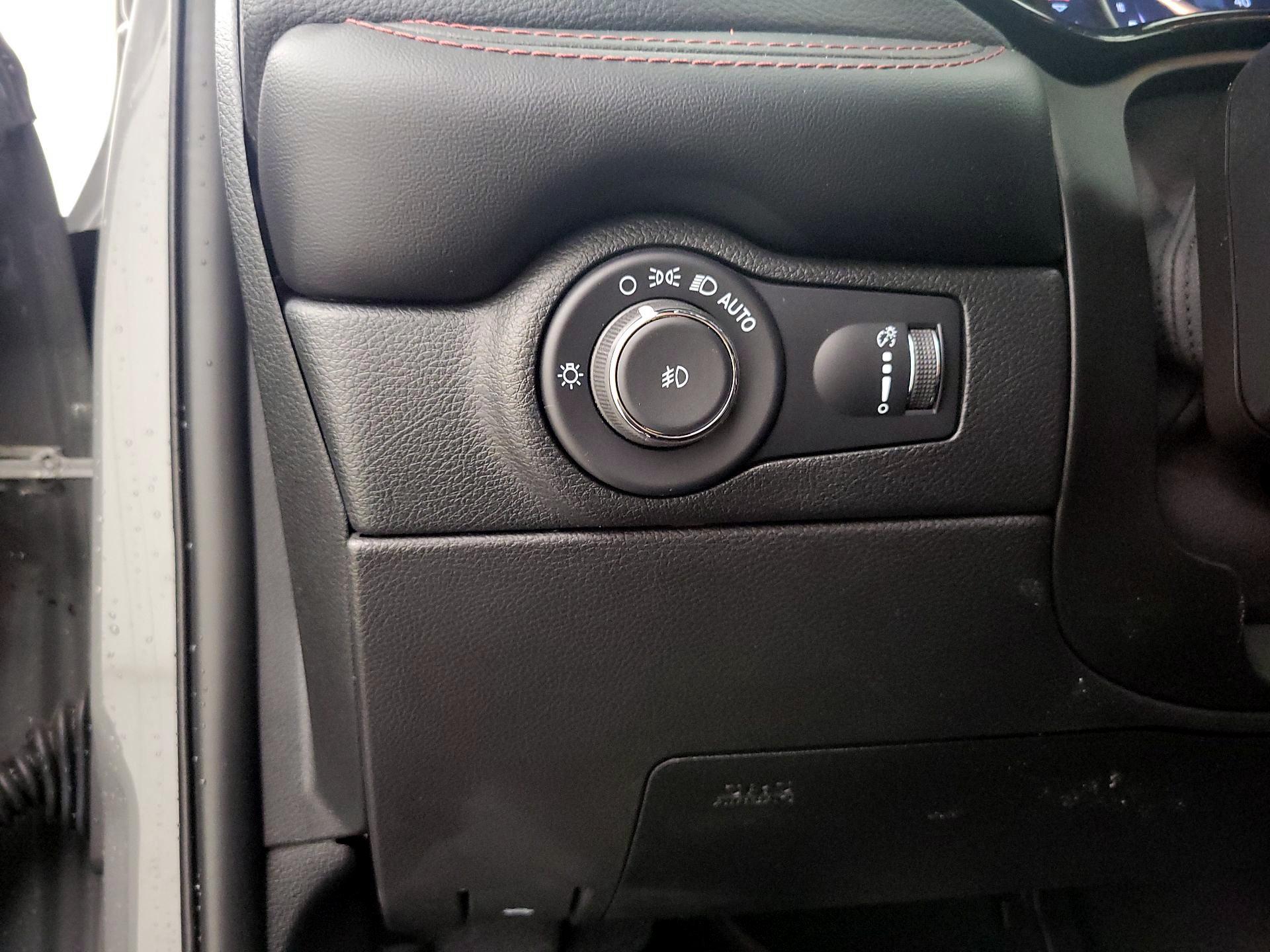 Thumbnail: 2022 Dodge Durango - 13