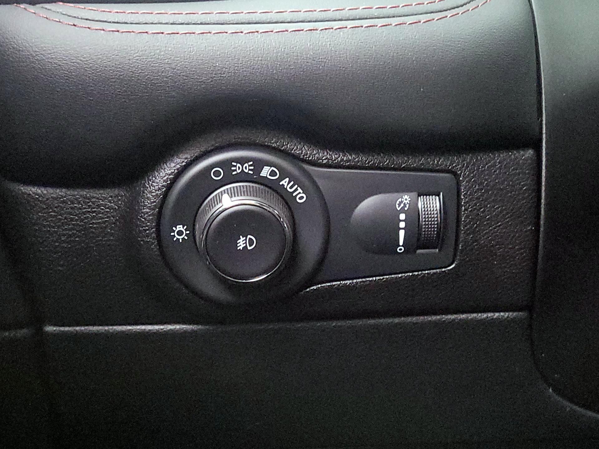 Thumbnail: 2022 Dodge Durango - 13