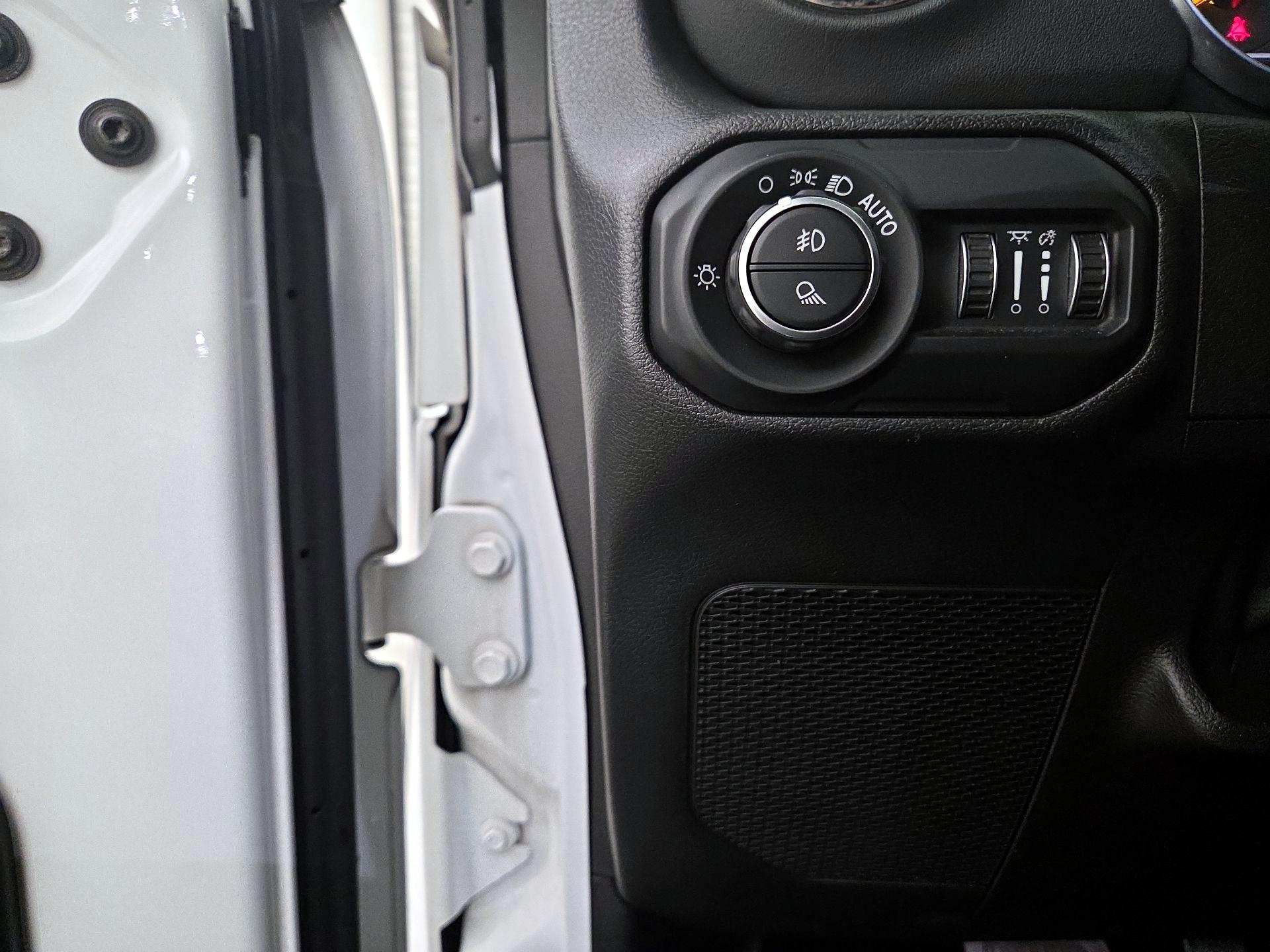 Thumbnail: 2021 Jeep Gladiator - 13