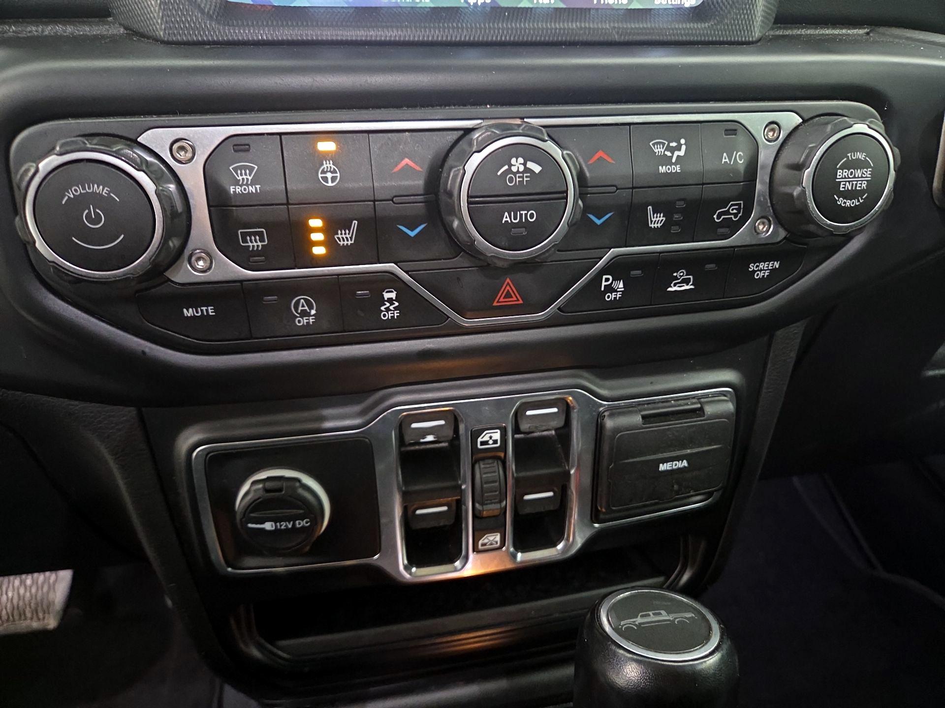 Thumbnail: 2021 Jeep Gladiator - 16