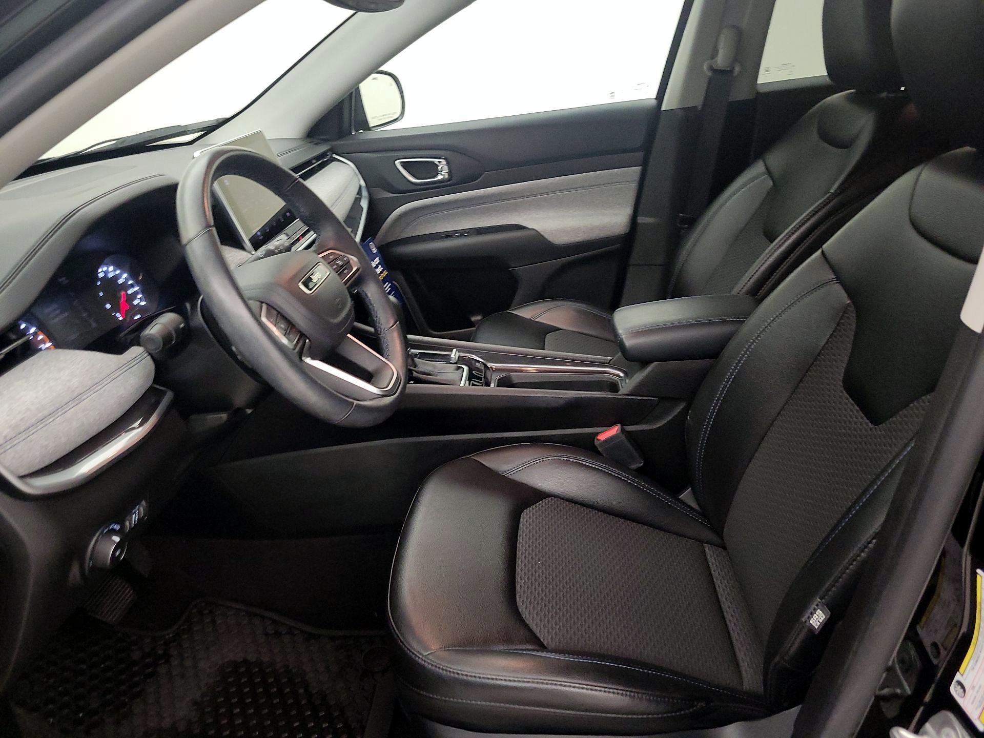 Thumbnail: 2022 Jeep Compass - 11