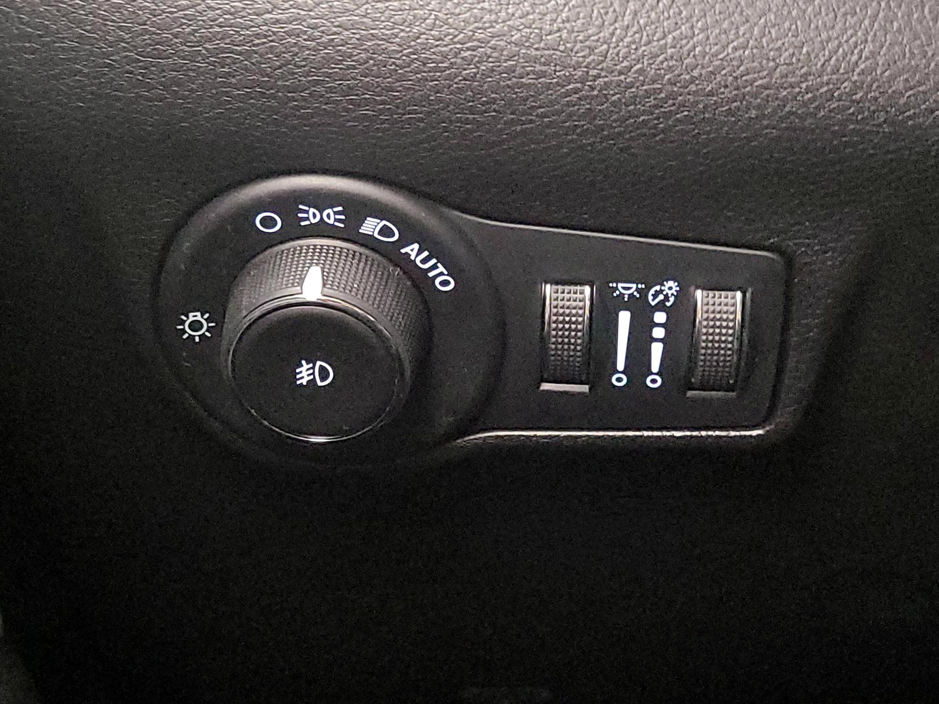 Thumbnail: 2022 Jeep Compass - 13