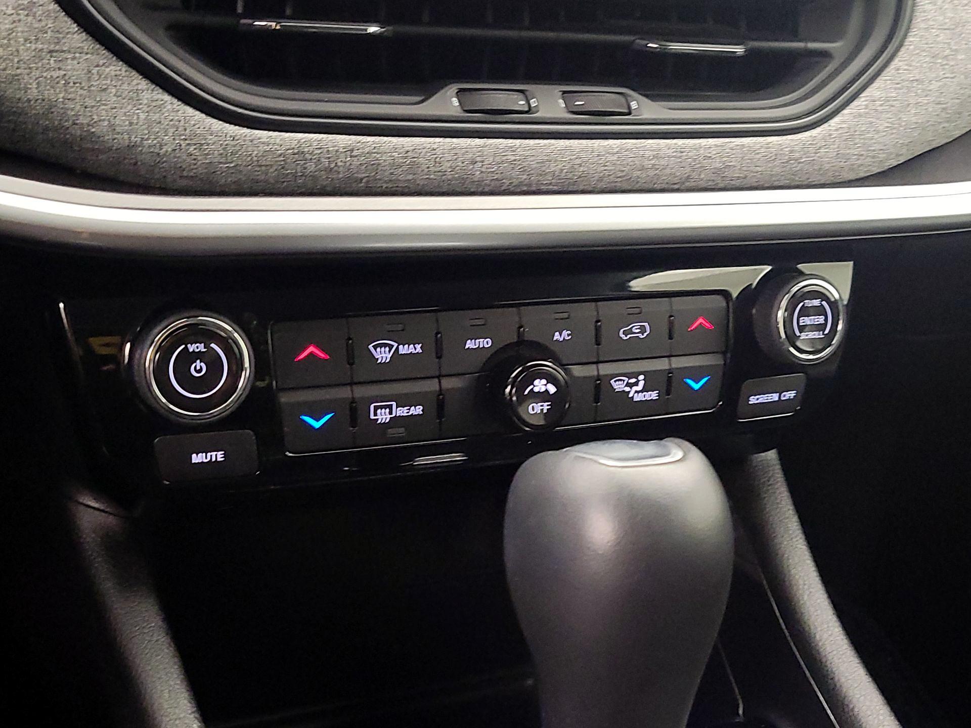 Thumbnail: 2022 Jeep Compass - 16