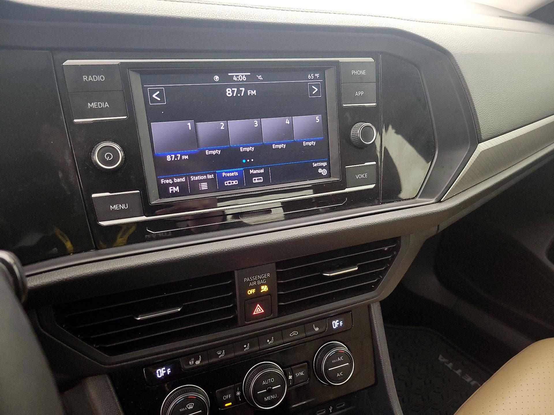 Thumbnail: 2020 Volkswagen Jetta - 15