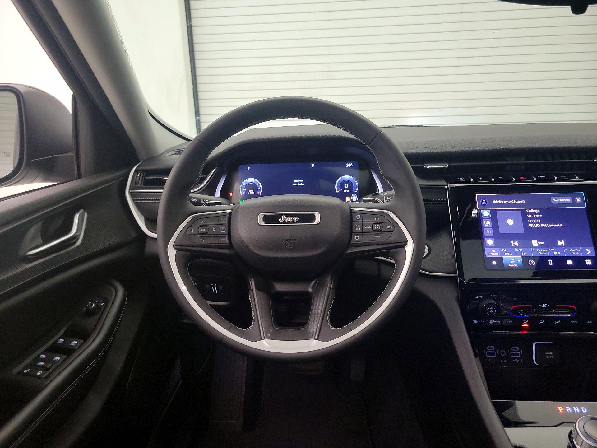 Thumbnail: 2023 Jeep Grand Cherokee - 10