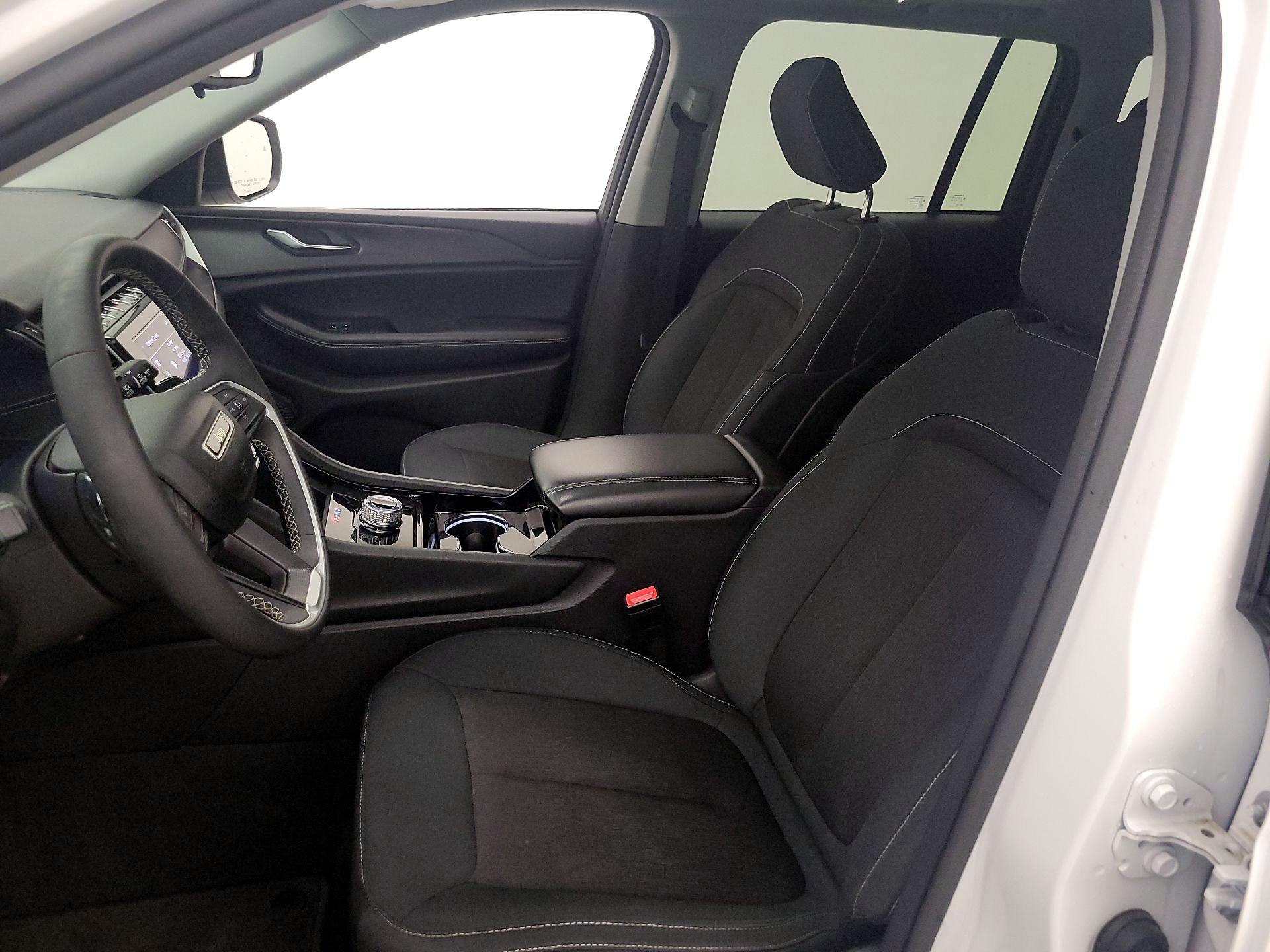 Thumbnail: 2023 Jeep Grand Cherokee - 11