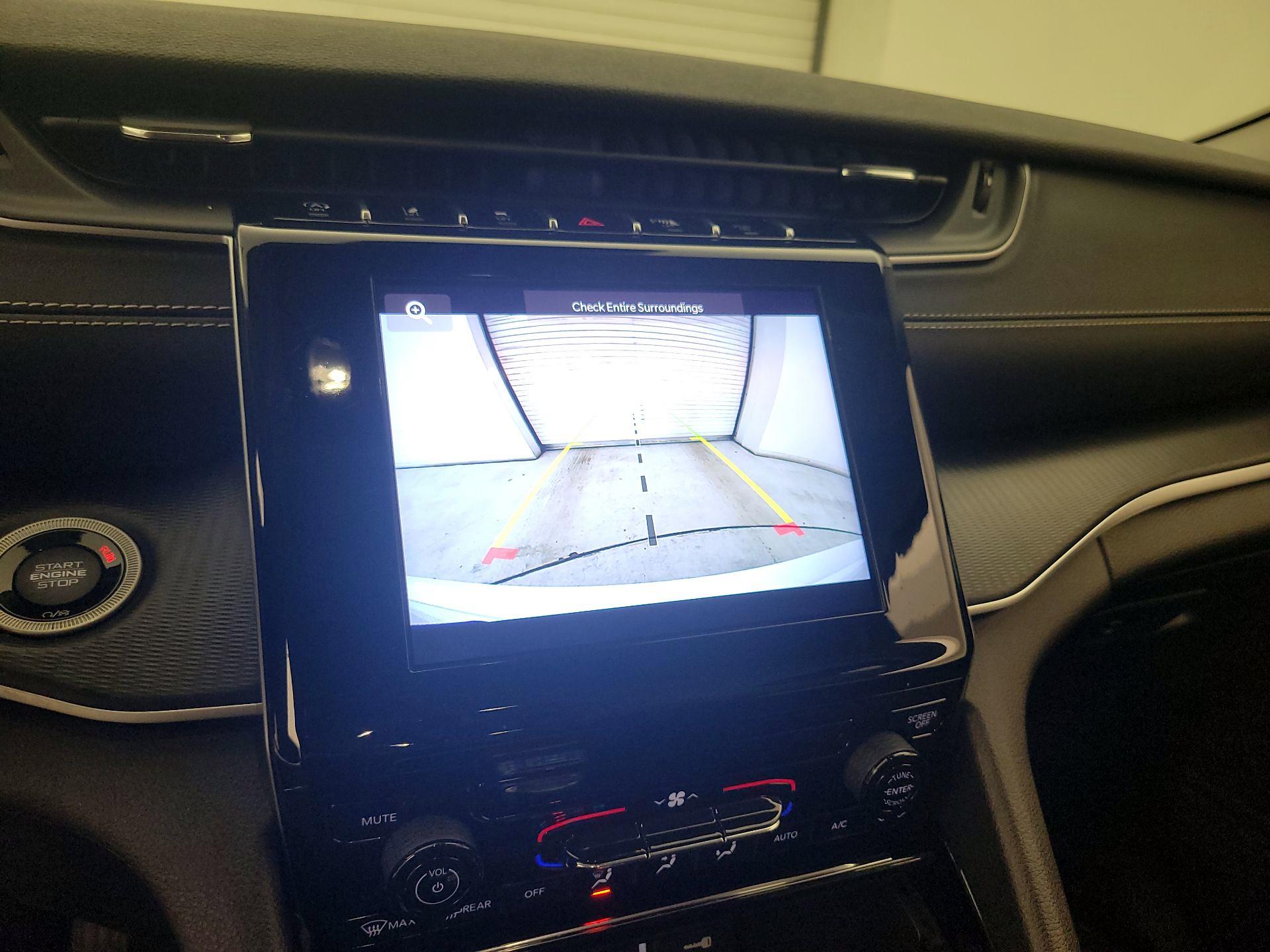 Thumbnail: 2023 Jeep Grand Cherokee - 14