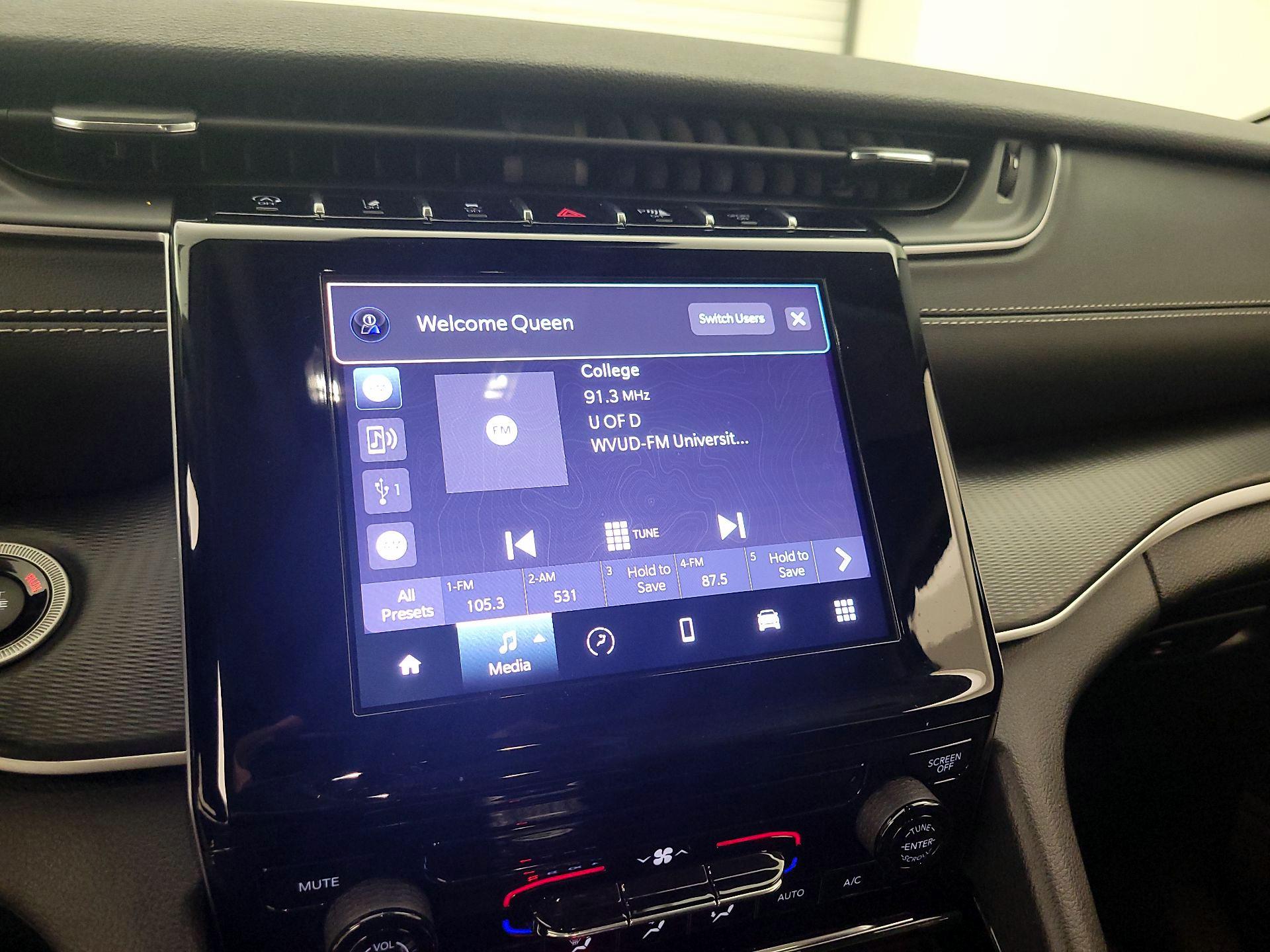 Thumbnail: 2023 Jeep Grand Cherokee - 15