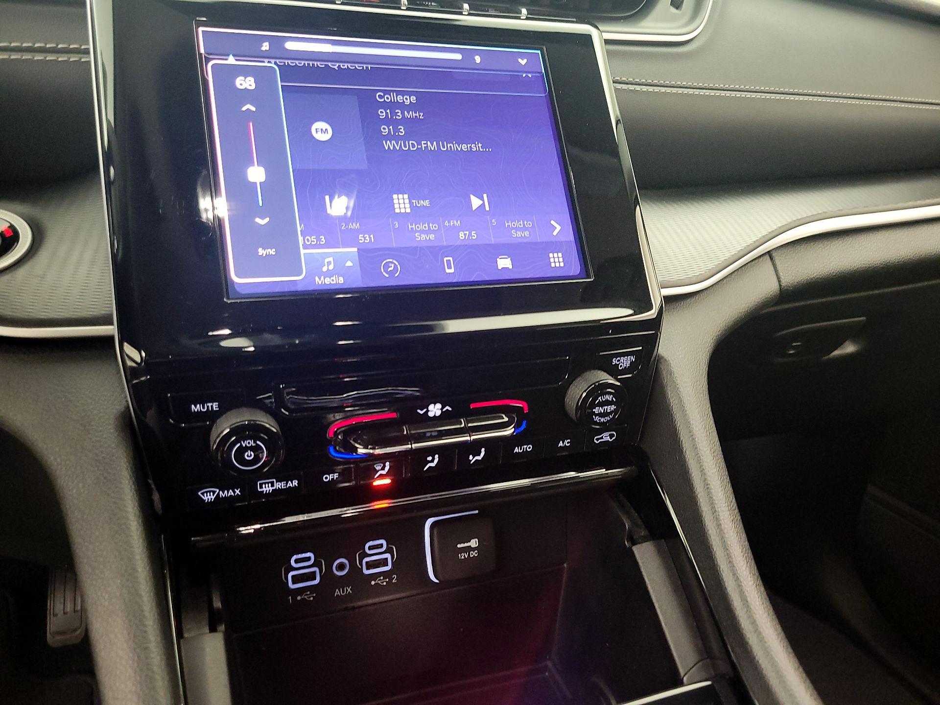 Thumbnail: 2023 Jeep Grand Cherokee - 16