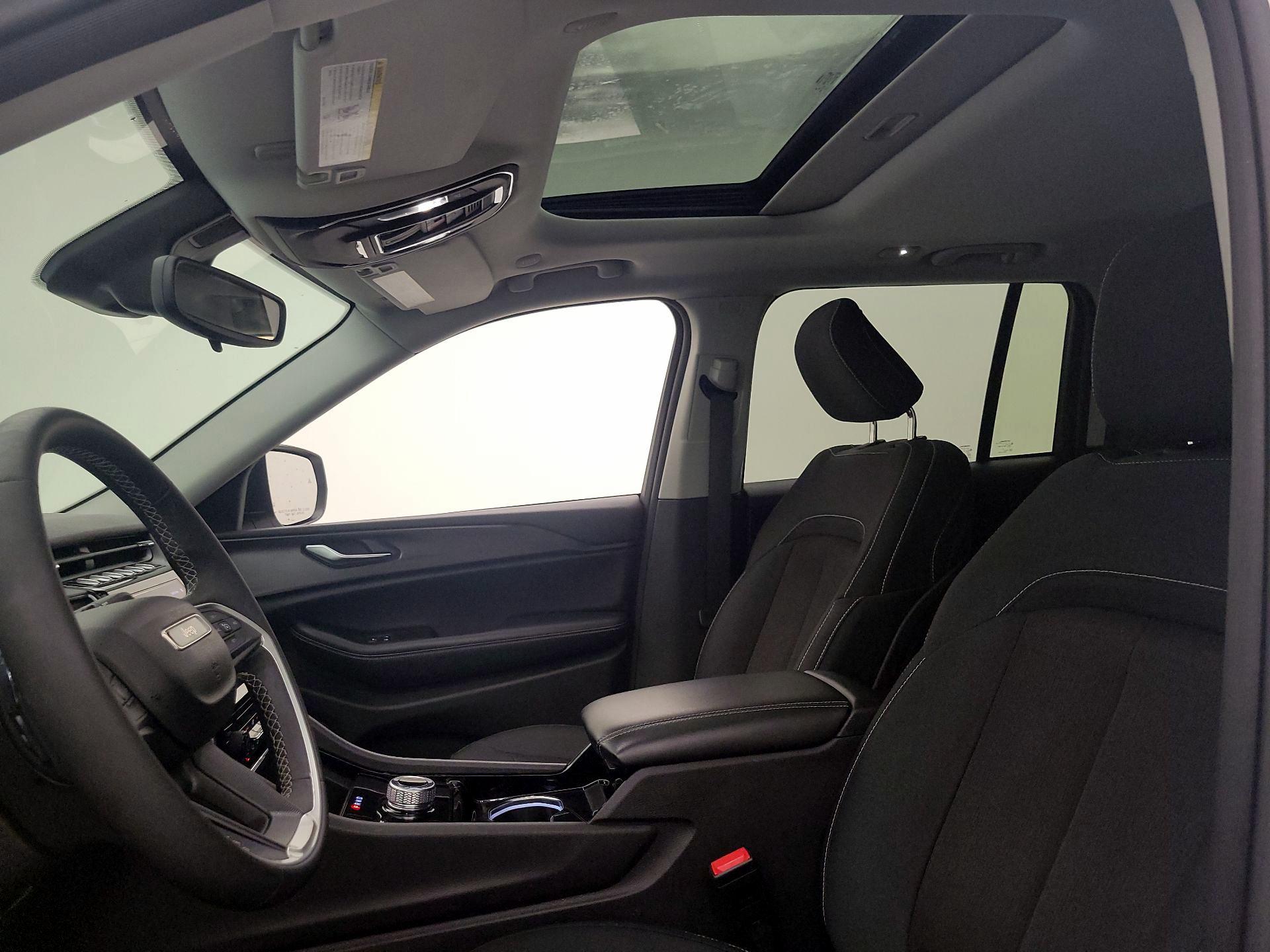 Thumbnail: 2023 Jeep Grand Cherokee - 19