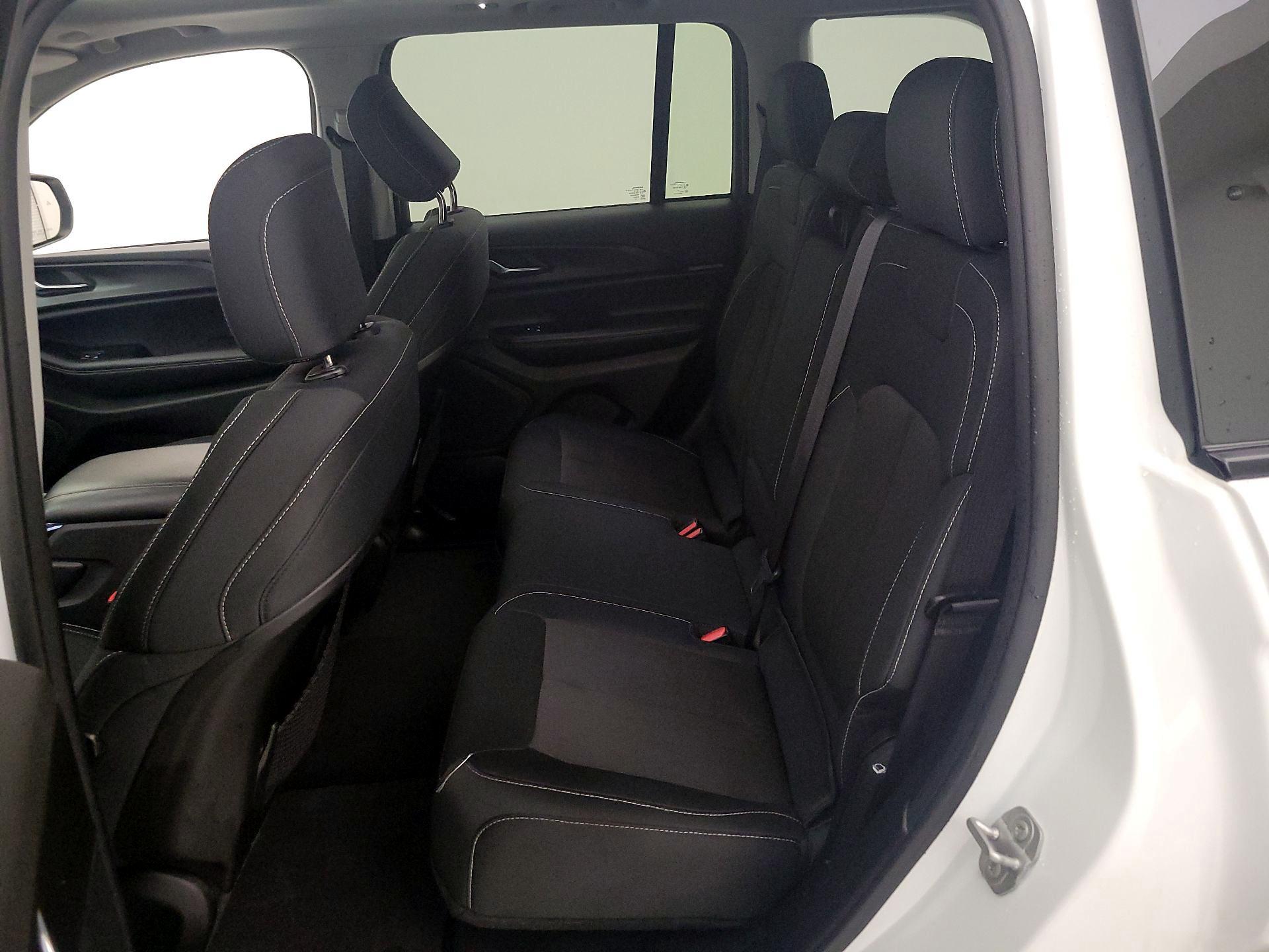 Thumbnail: 2023 Jeep Grand Cherokee - 20