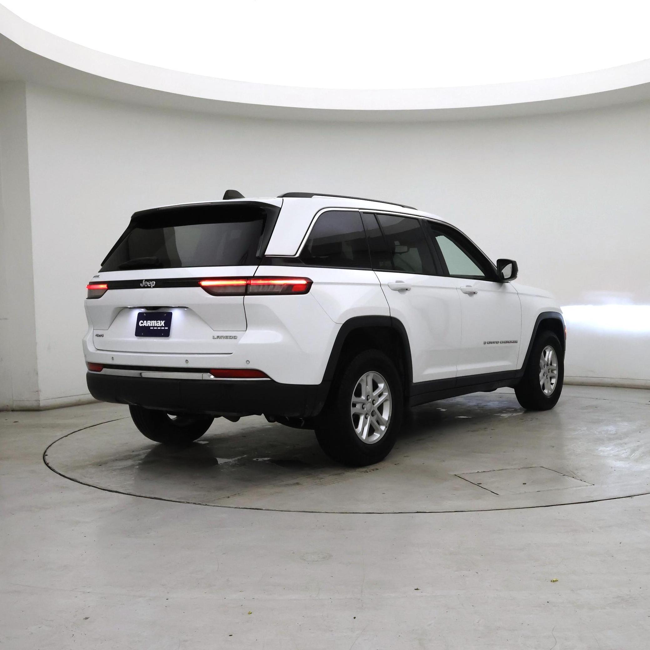 Thumbnail: 2023 Jeep Grand Cherokee - 8