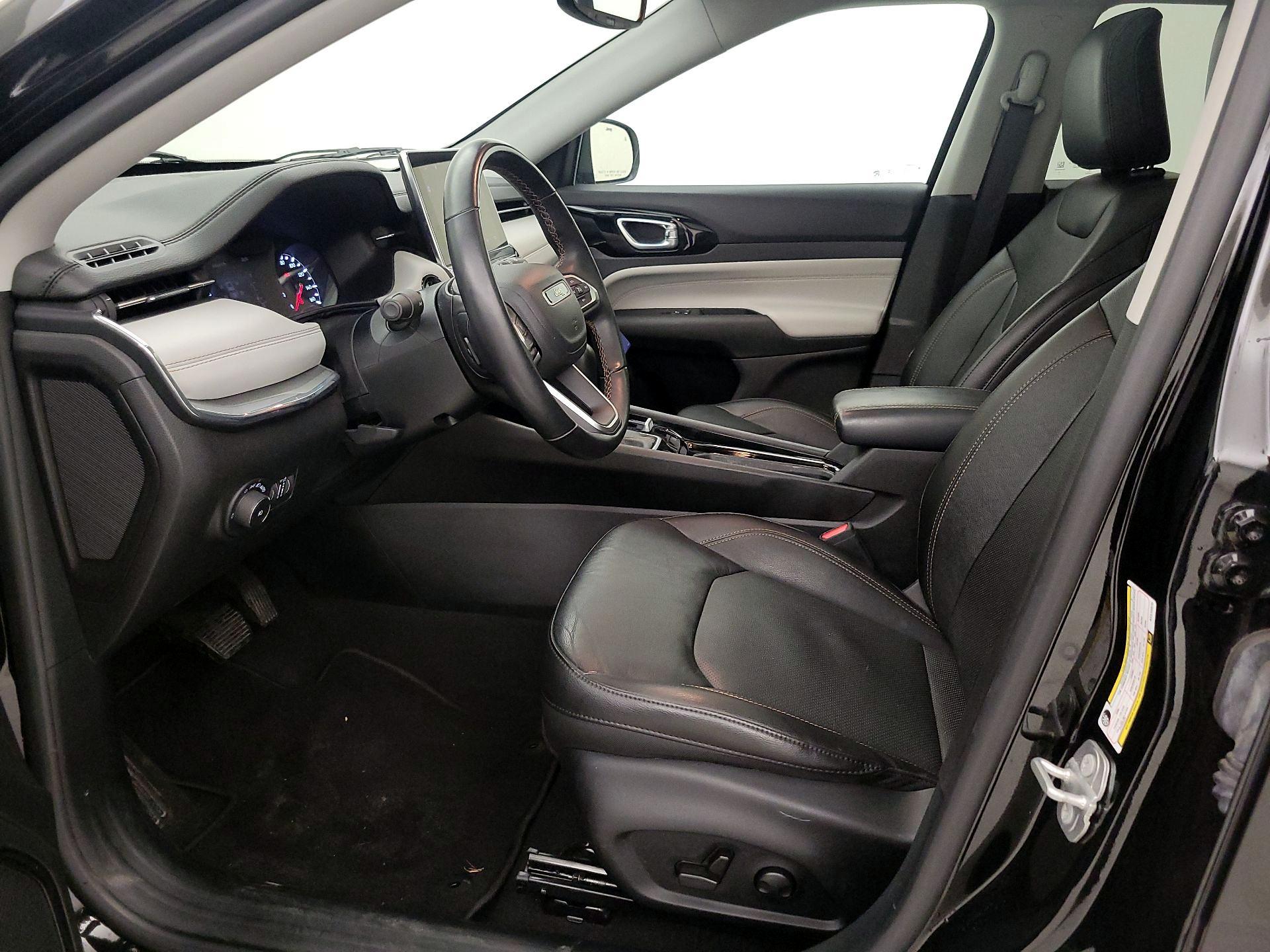 Thumbnail: 2022 Jeep Compass - 11